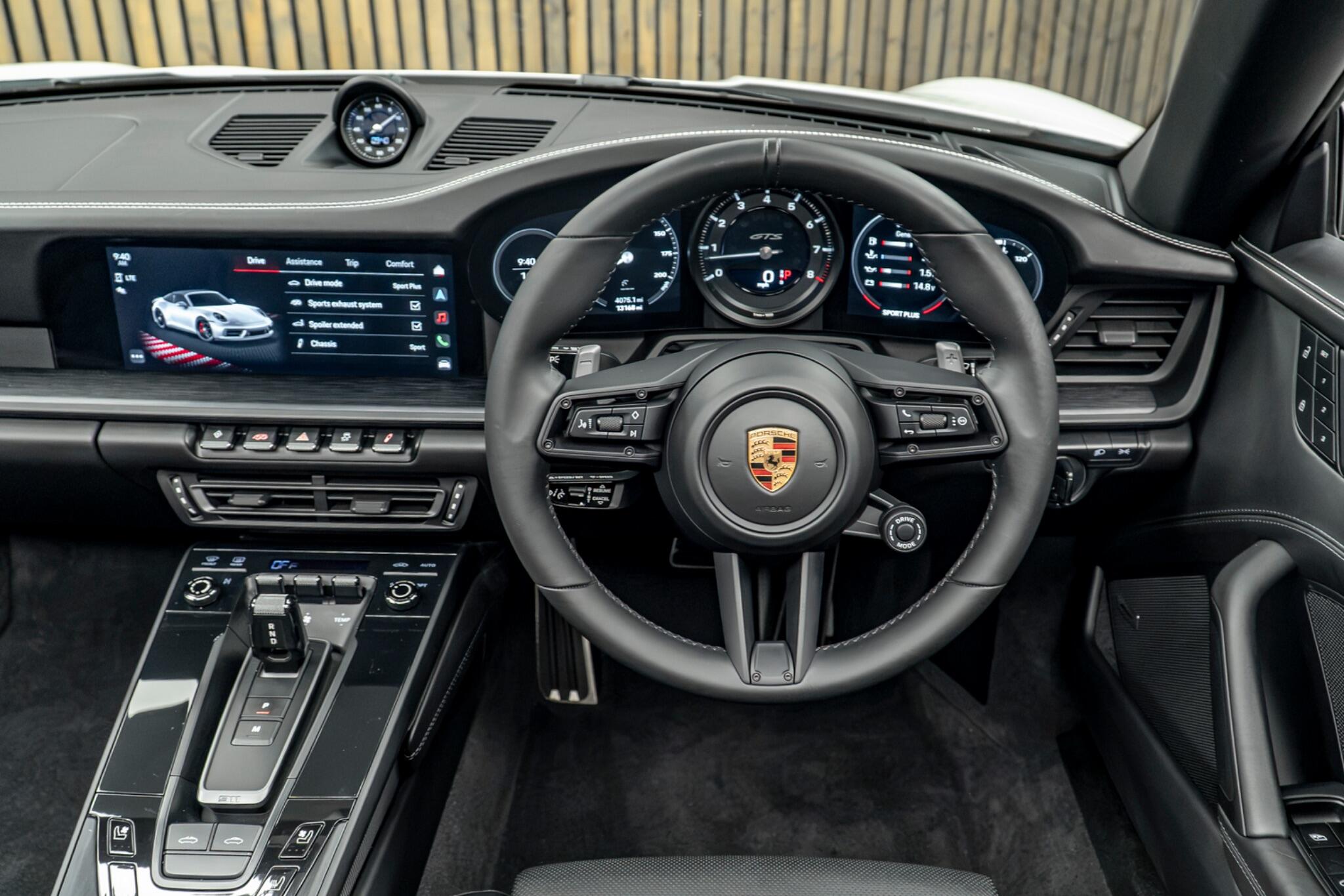Porsche 911 view 27