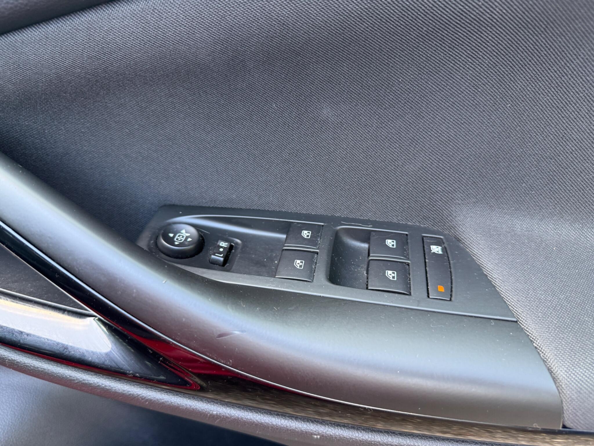 2017 Vauxhall Astra image 19