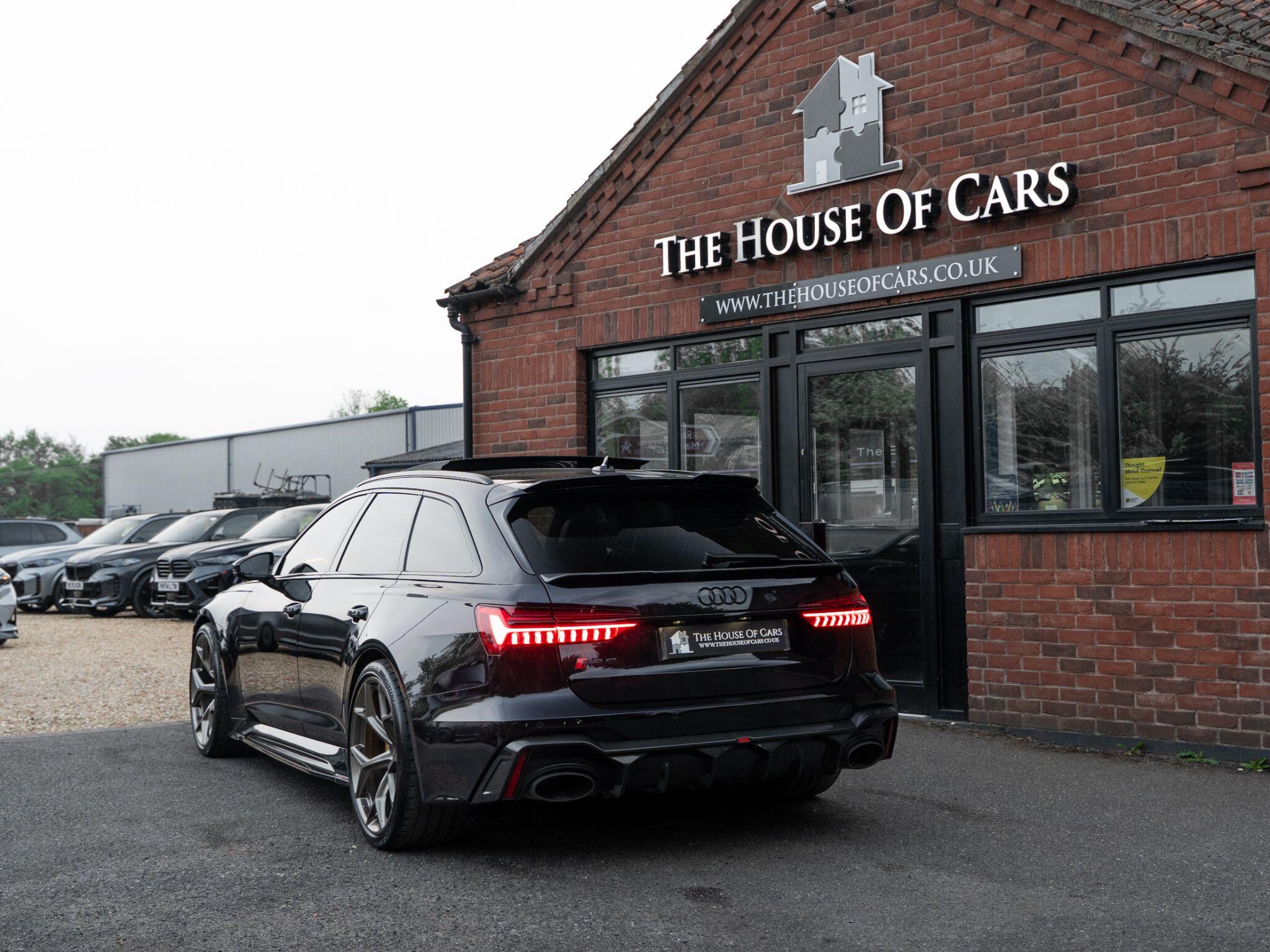Audi RS6 Avant view 12