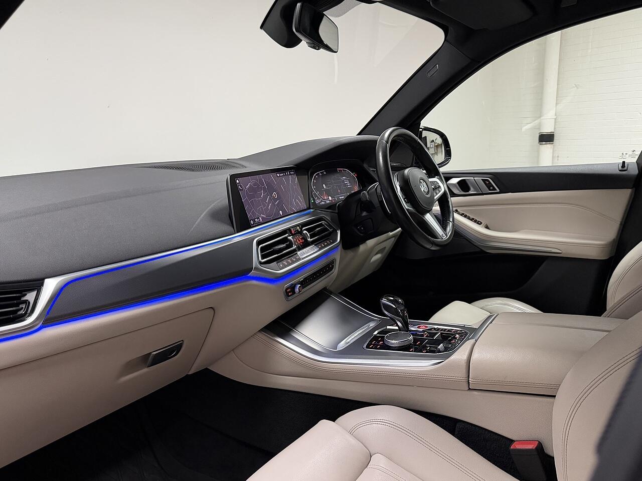 BMW X5 view 24