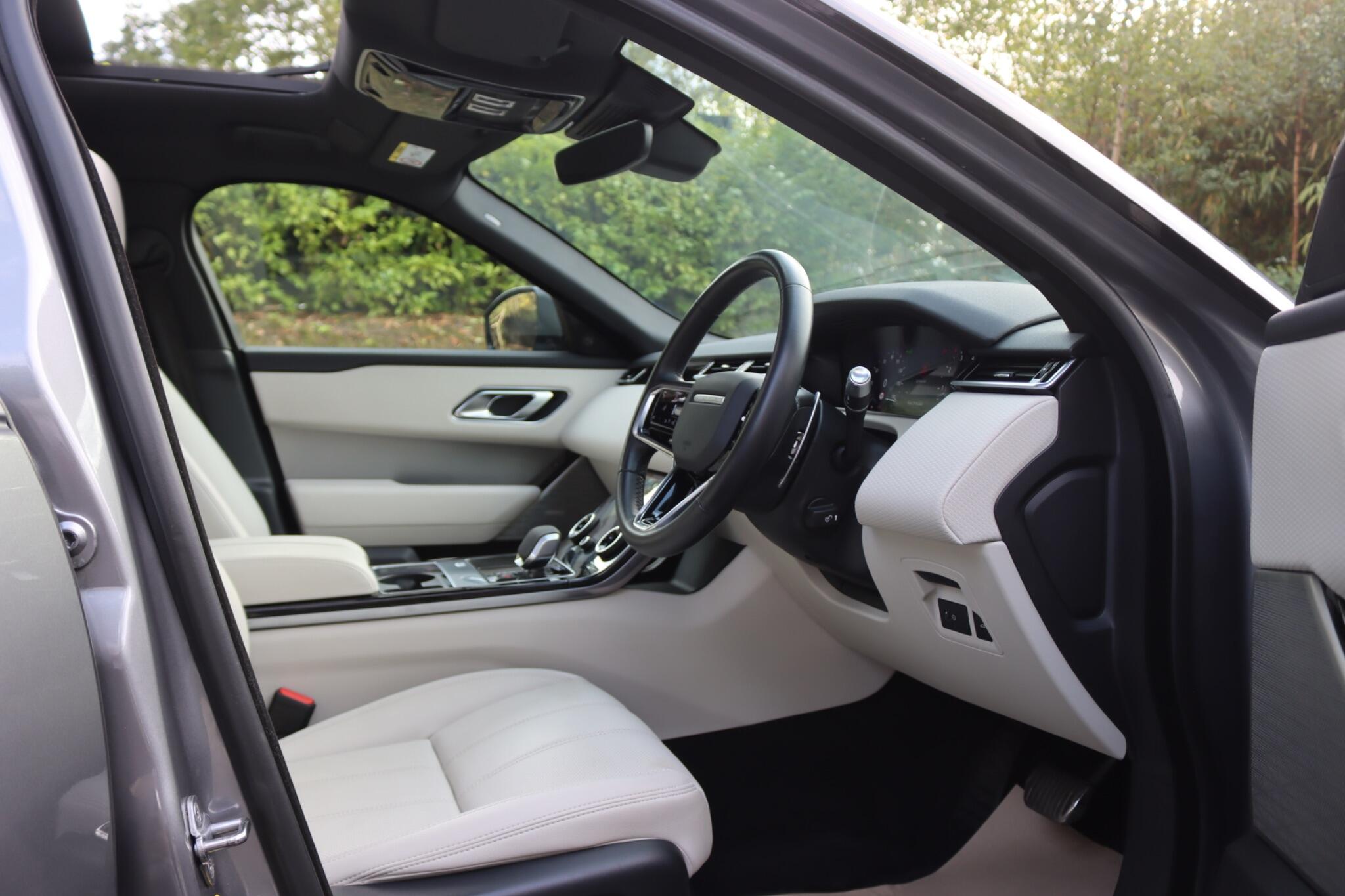 Land Rover Range Rover Velar view 41