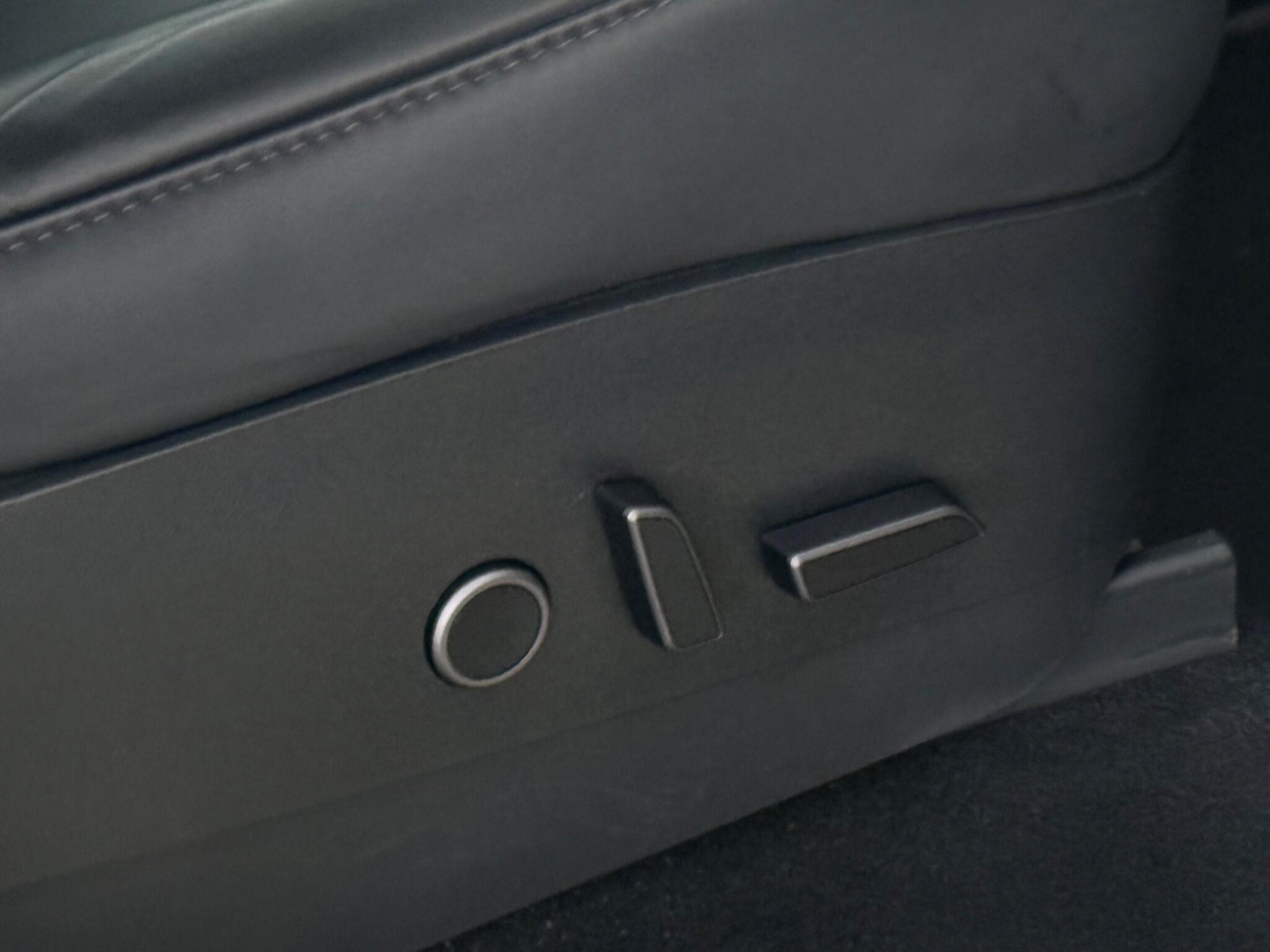 Tesla Model Y view 29