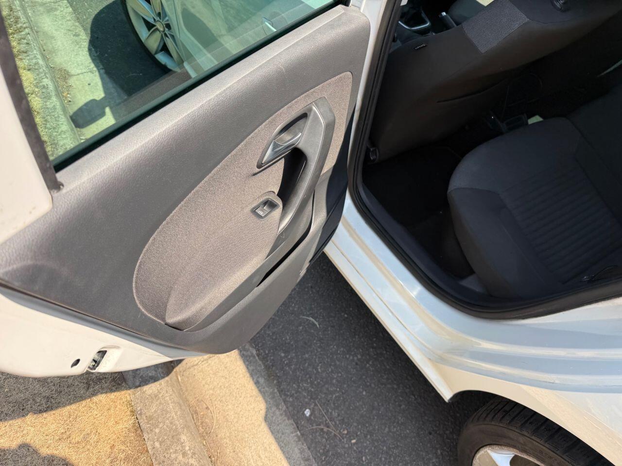 Volkswagen Polo view 22