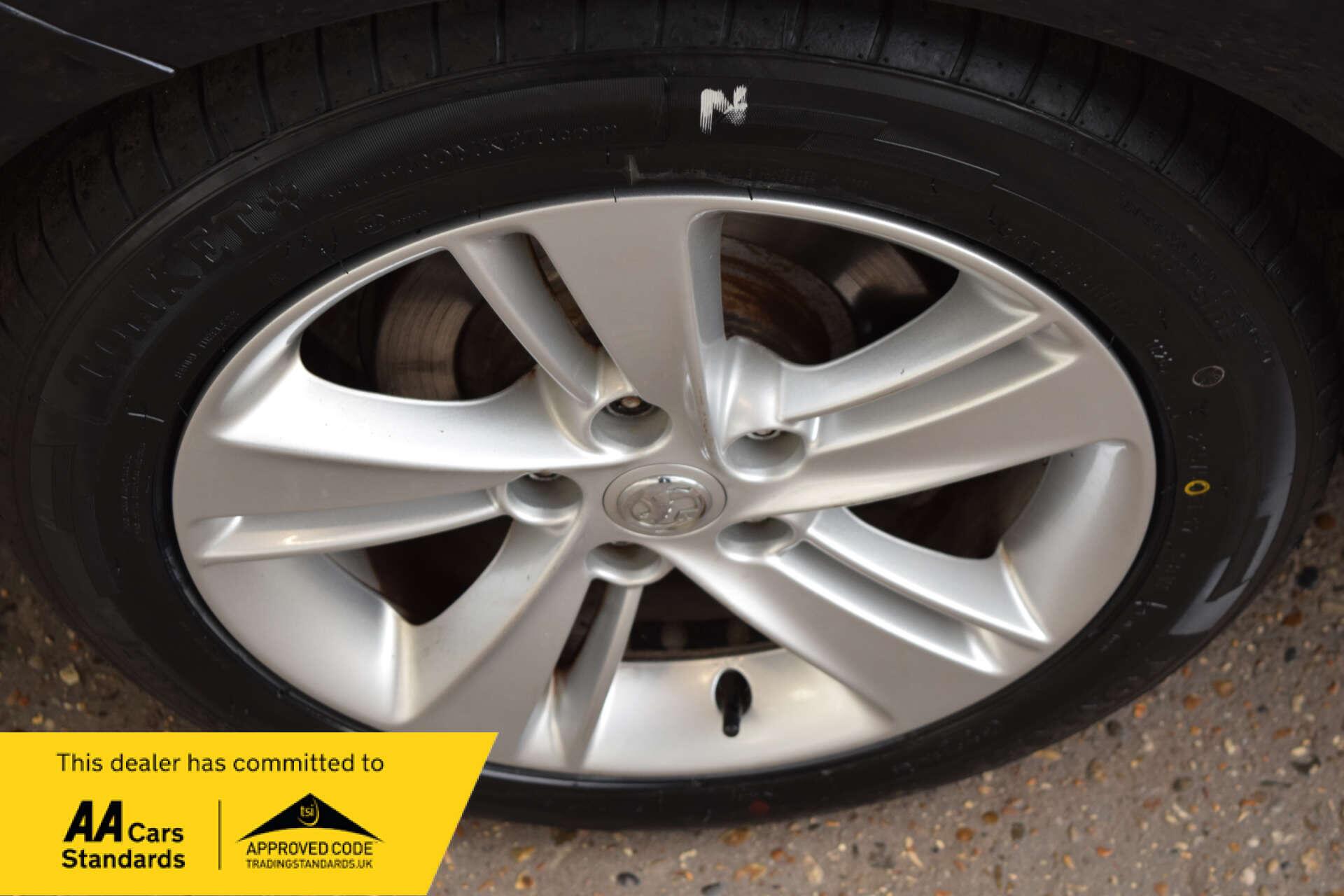 Vauxhall Insignia view 22