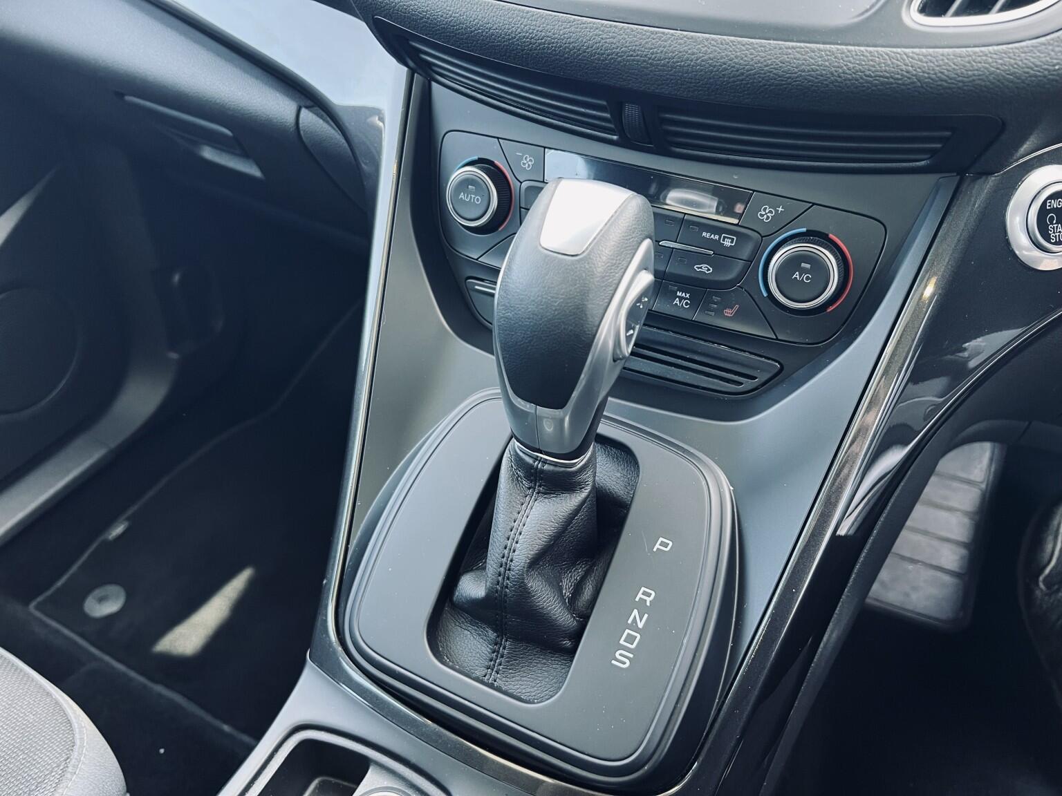 Ford C-Max view 18