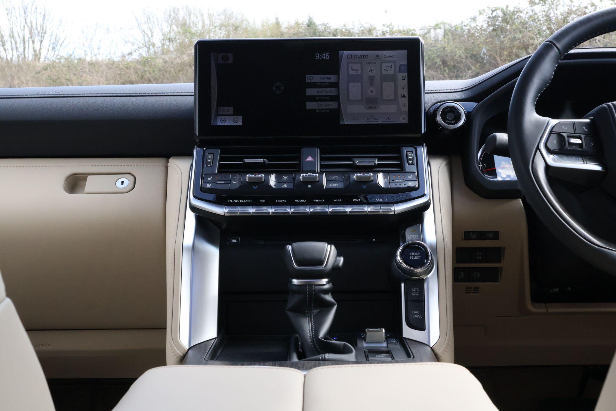 Toyota Land Cruiser view 50