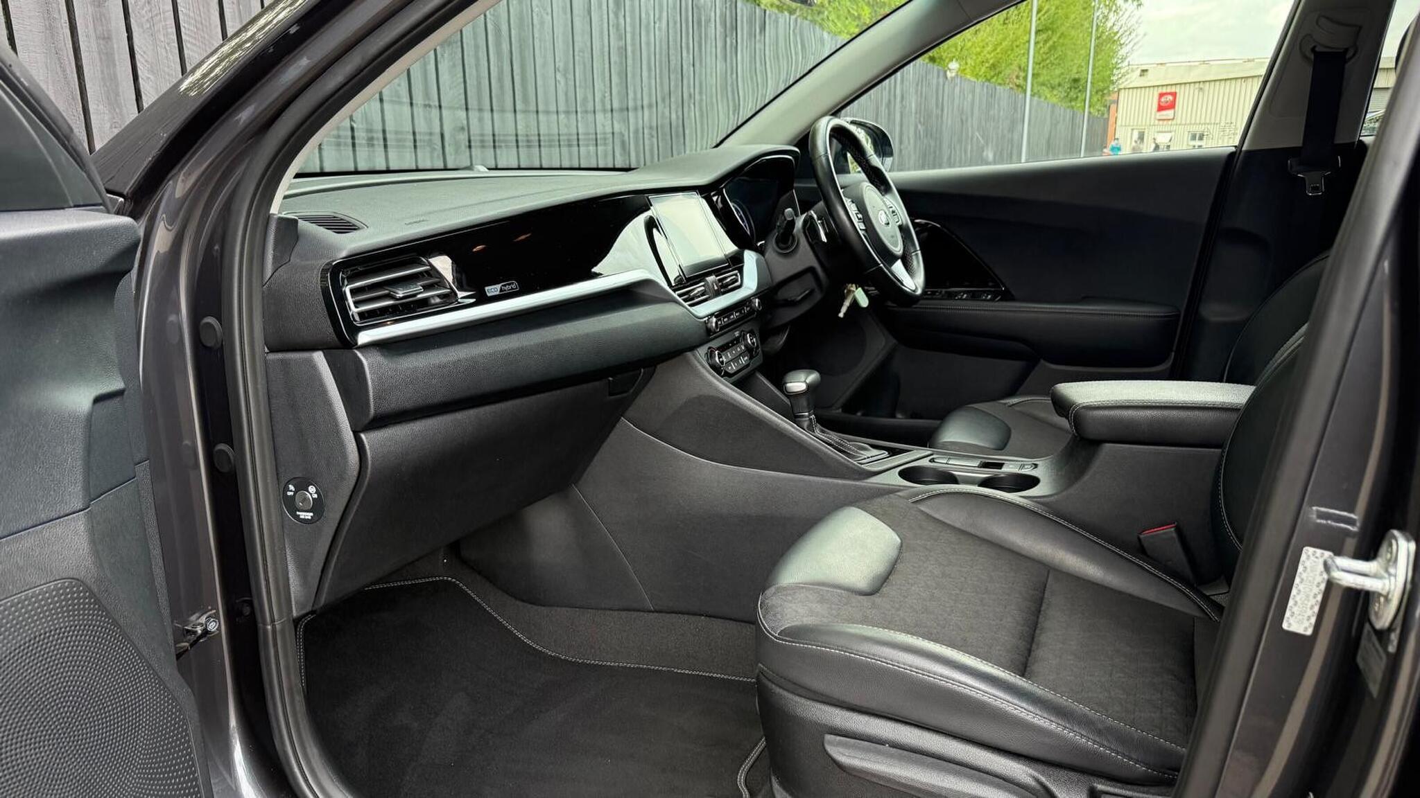 Kia Niro view 24