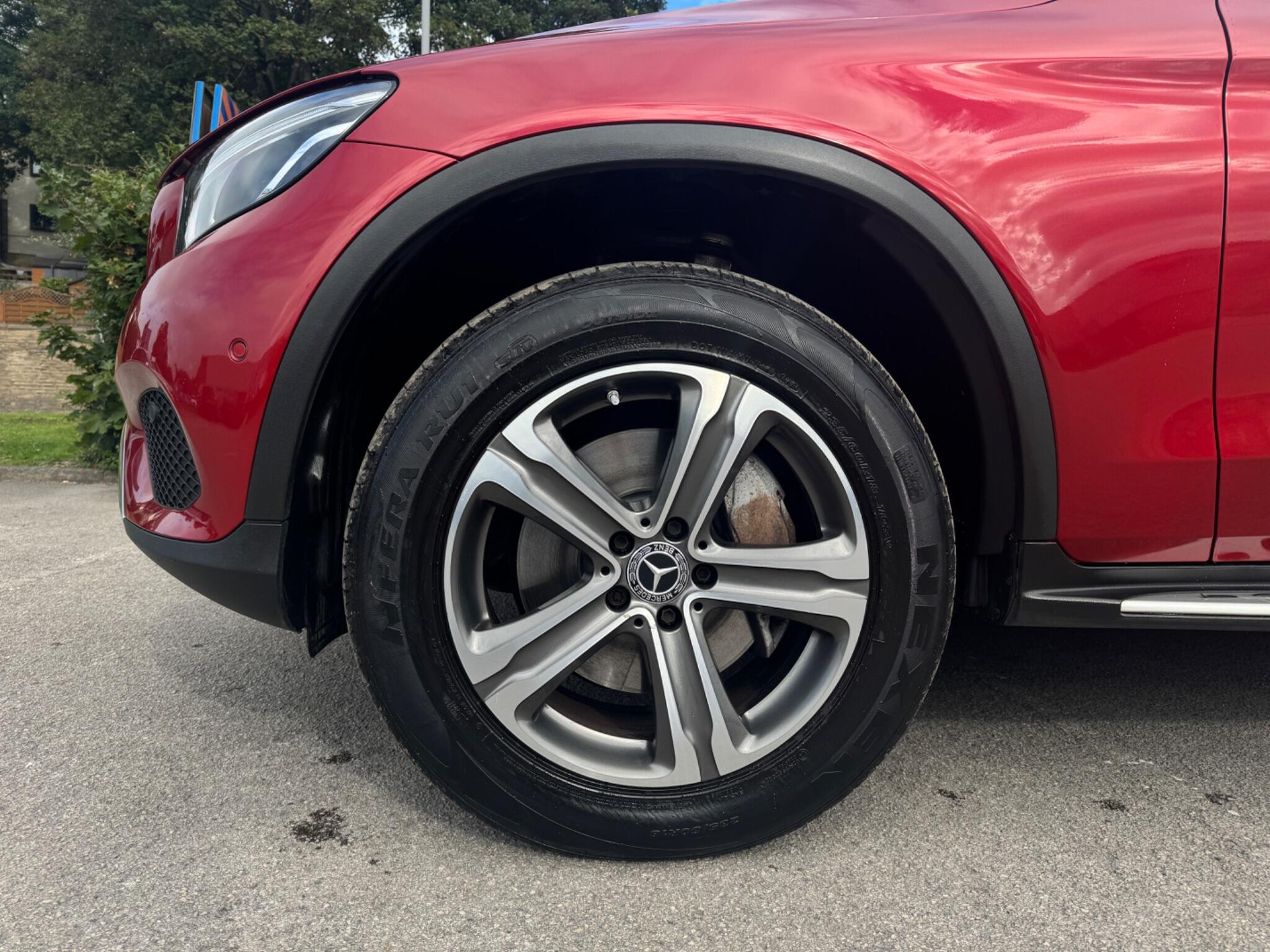 Mercedes-Benz GLC view 29