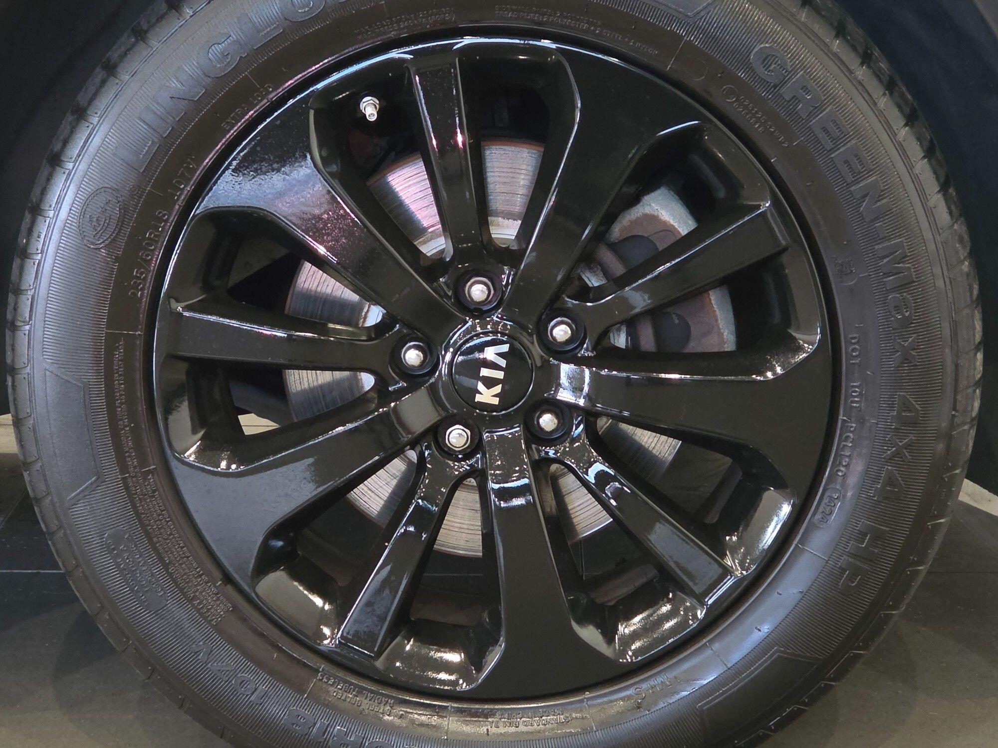 Kia Sorento view 6
