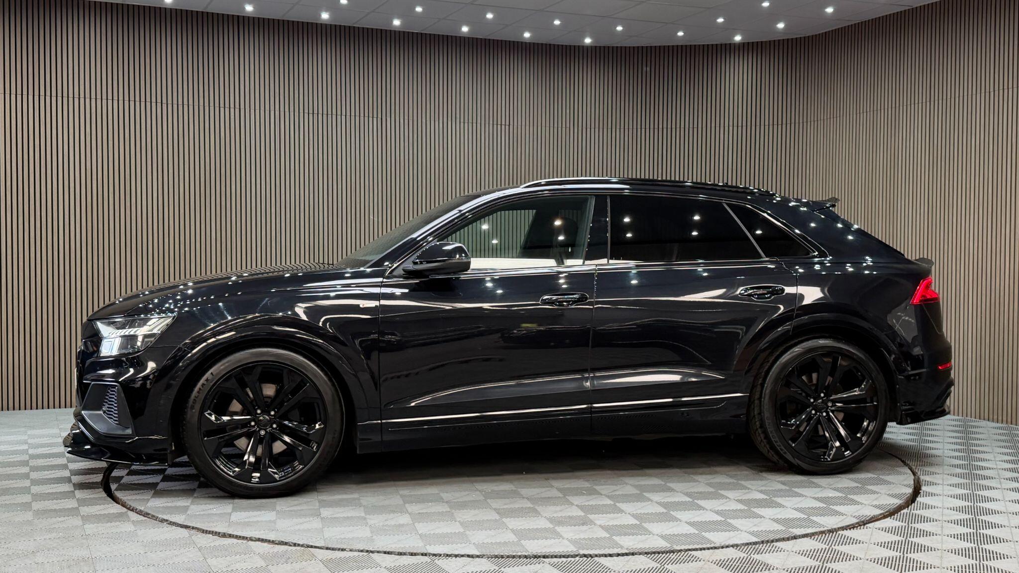 Audi Q8 view 51