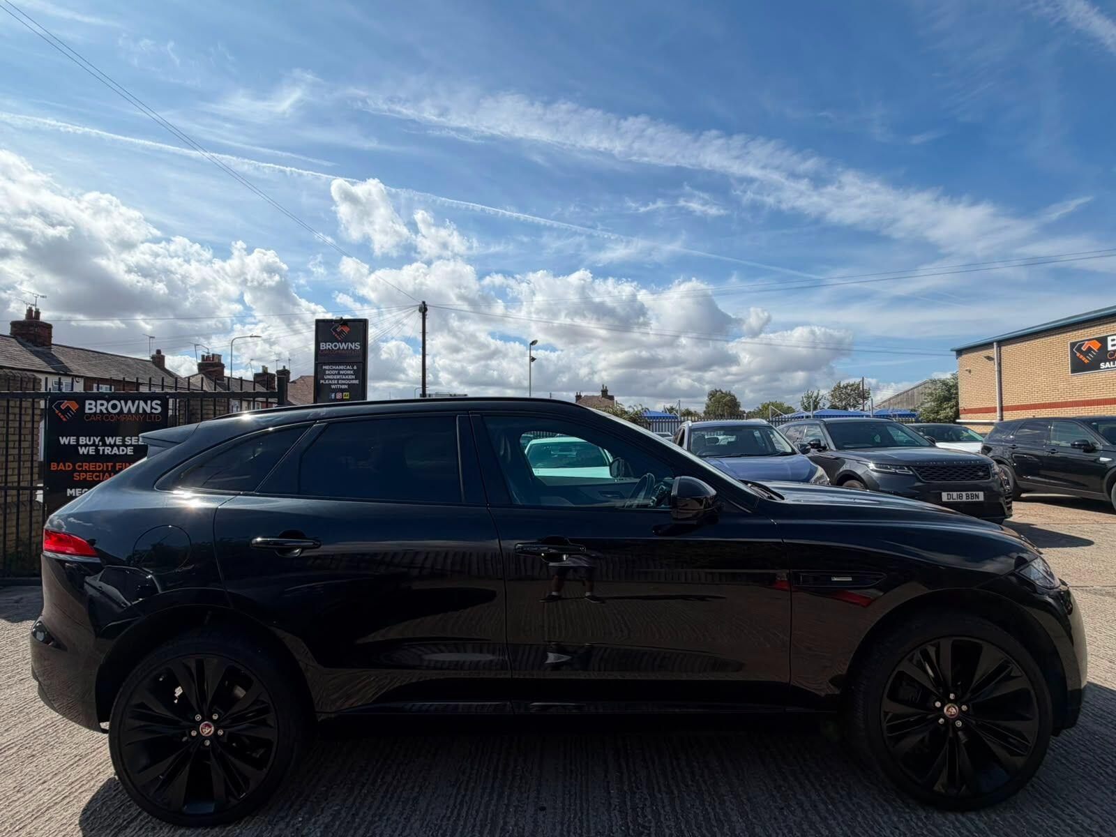 Jaguar F-Pace view 6