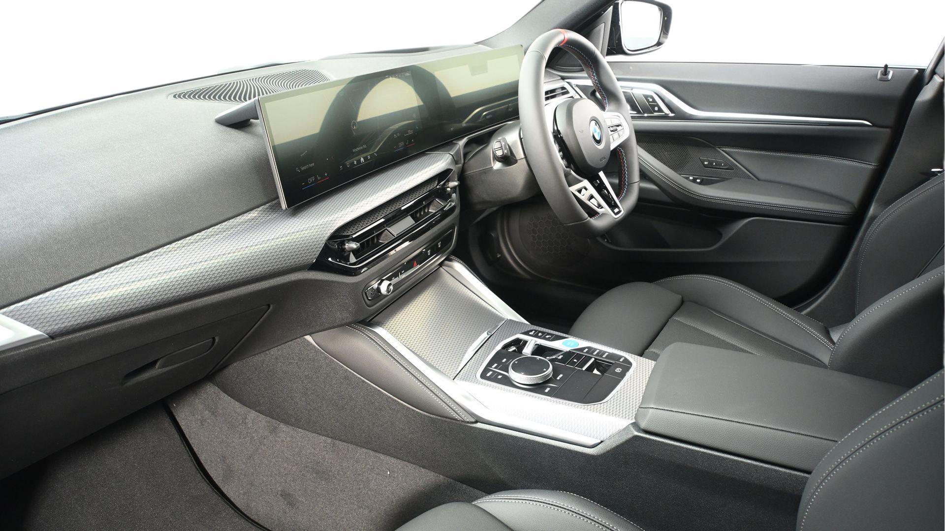 BMW i4 view 7