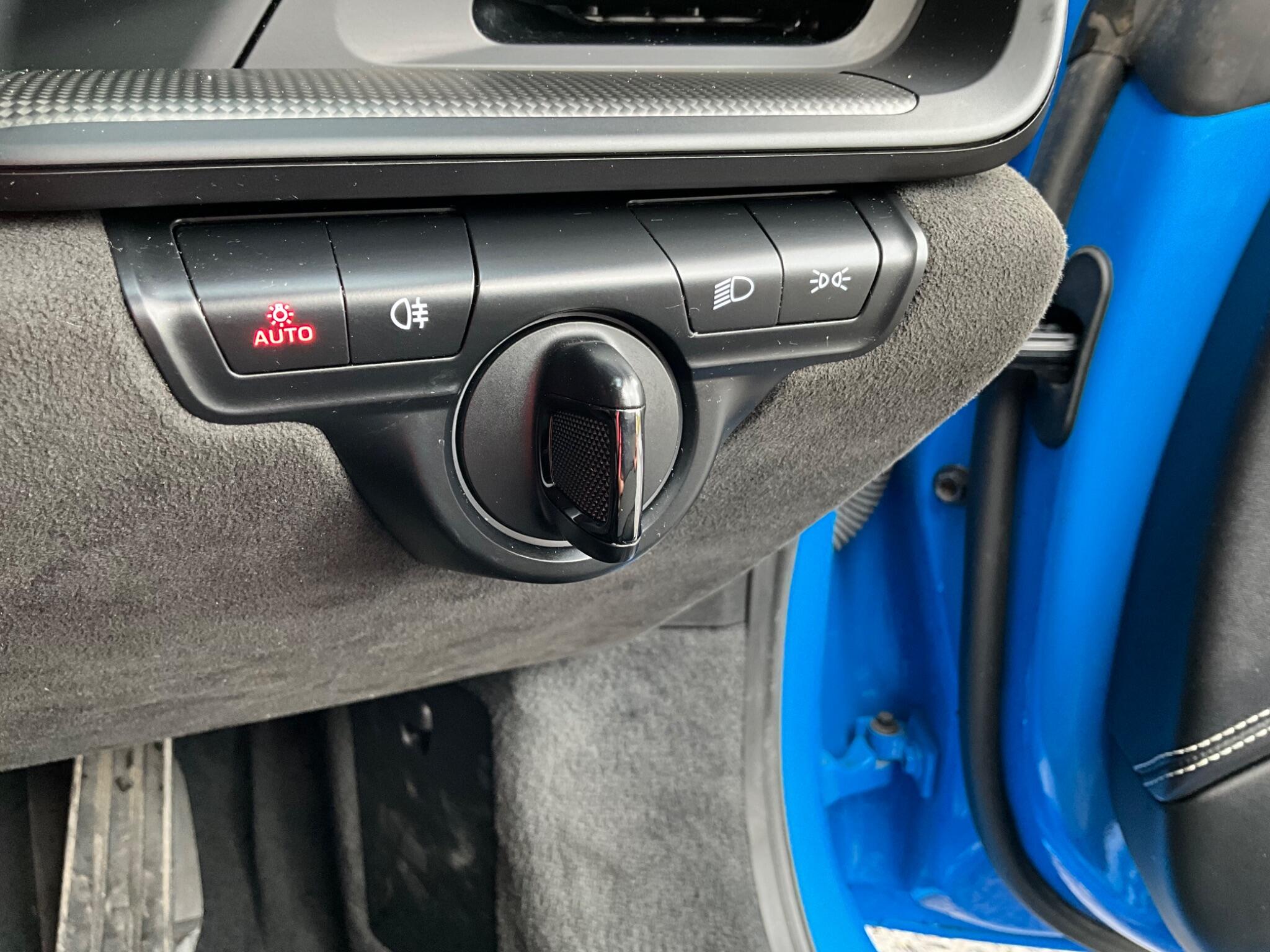 Porsche 911 view 13