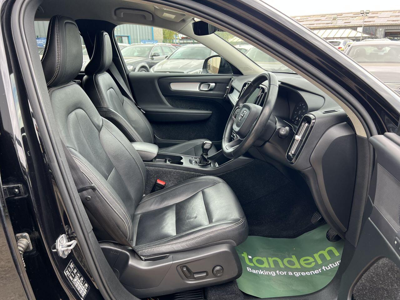 Volvo XC40 view 15