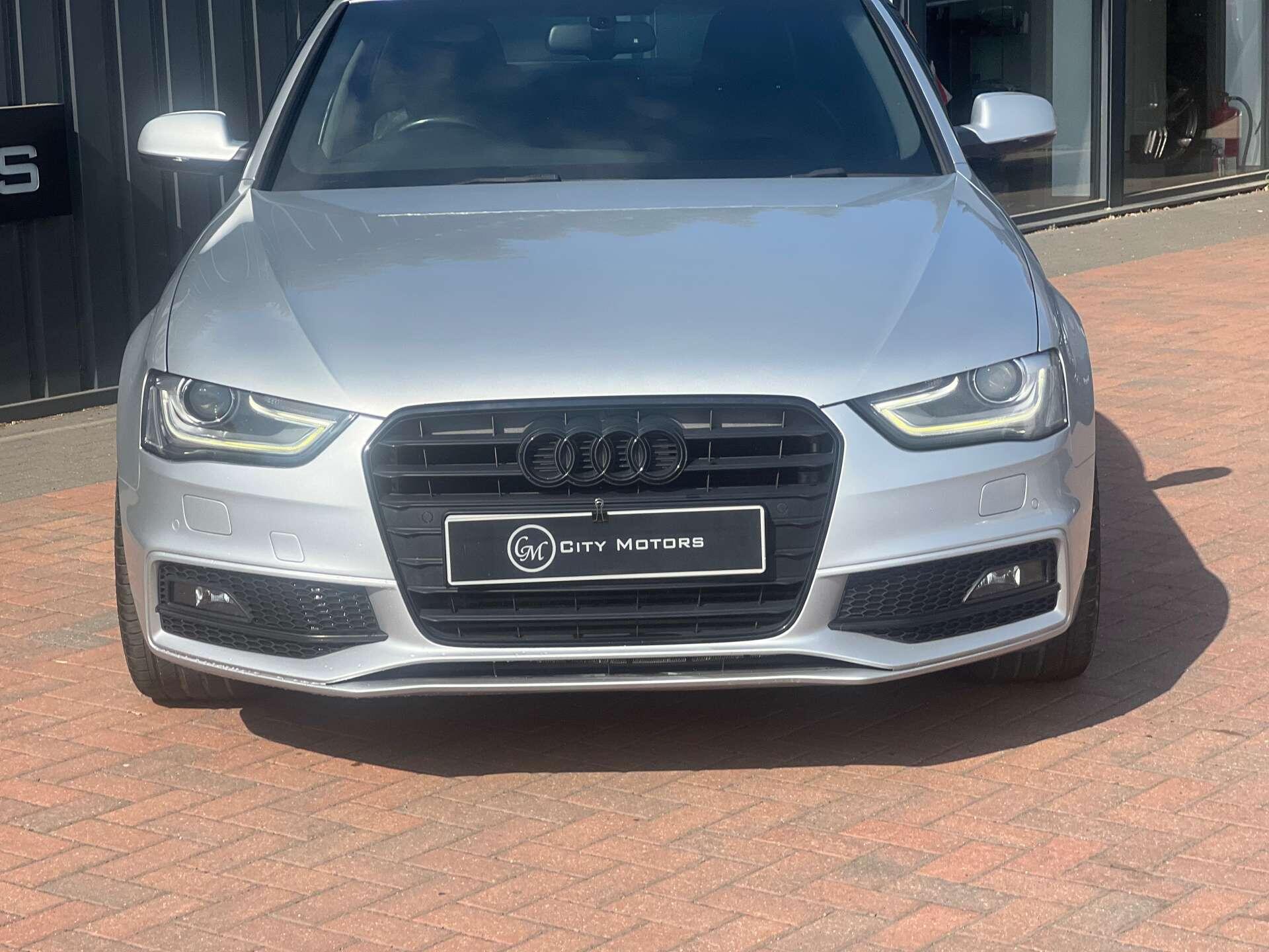 Audi A4 view 4