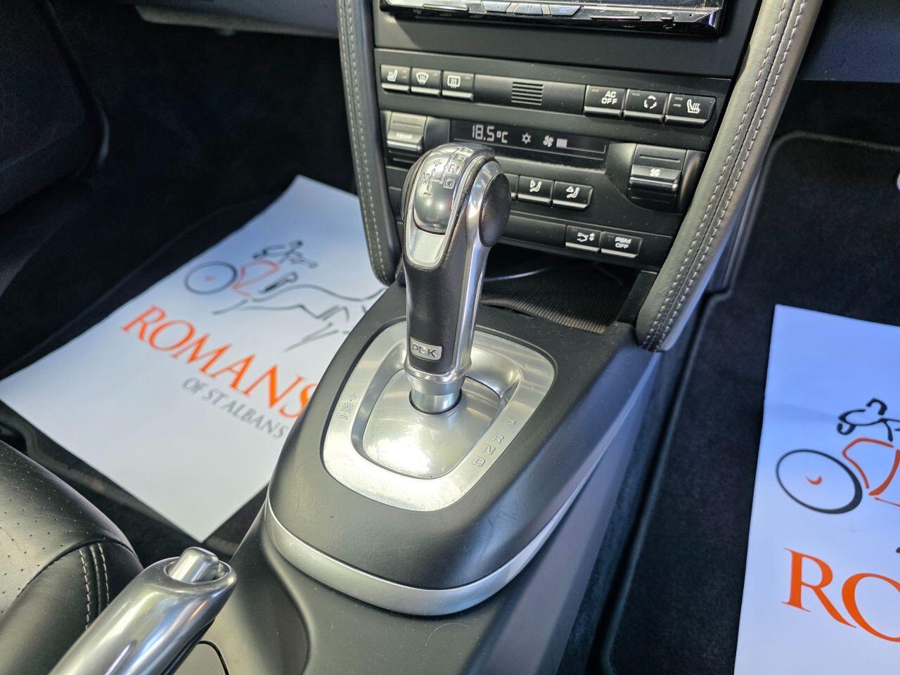 Porsche 911 view 29
