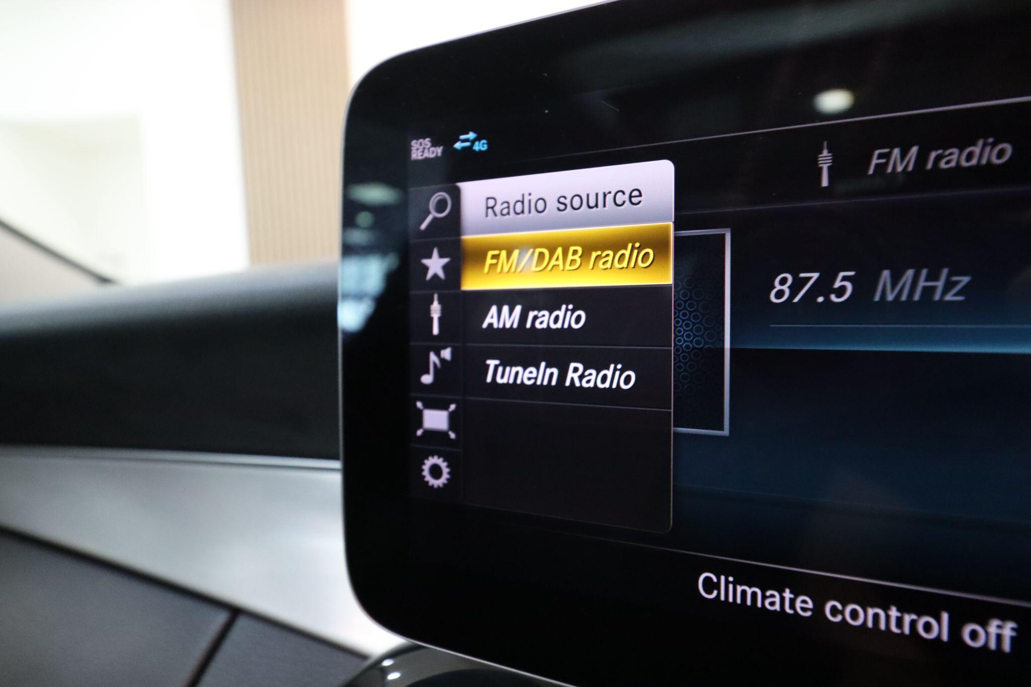 Mercedes-Benz C Class view 24