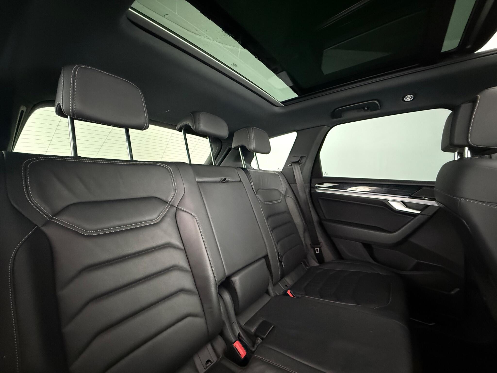 Volkswagen Touareg view 40