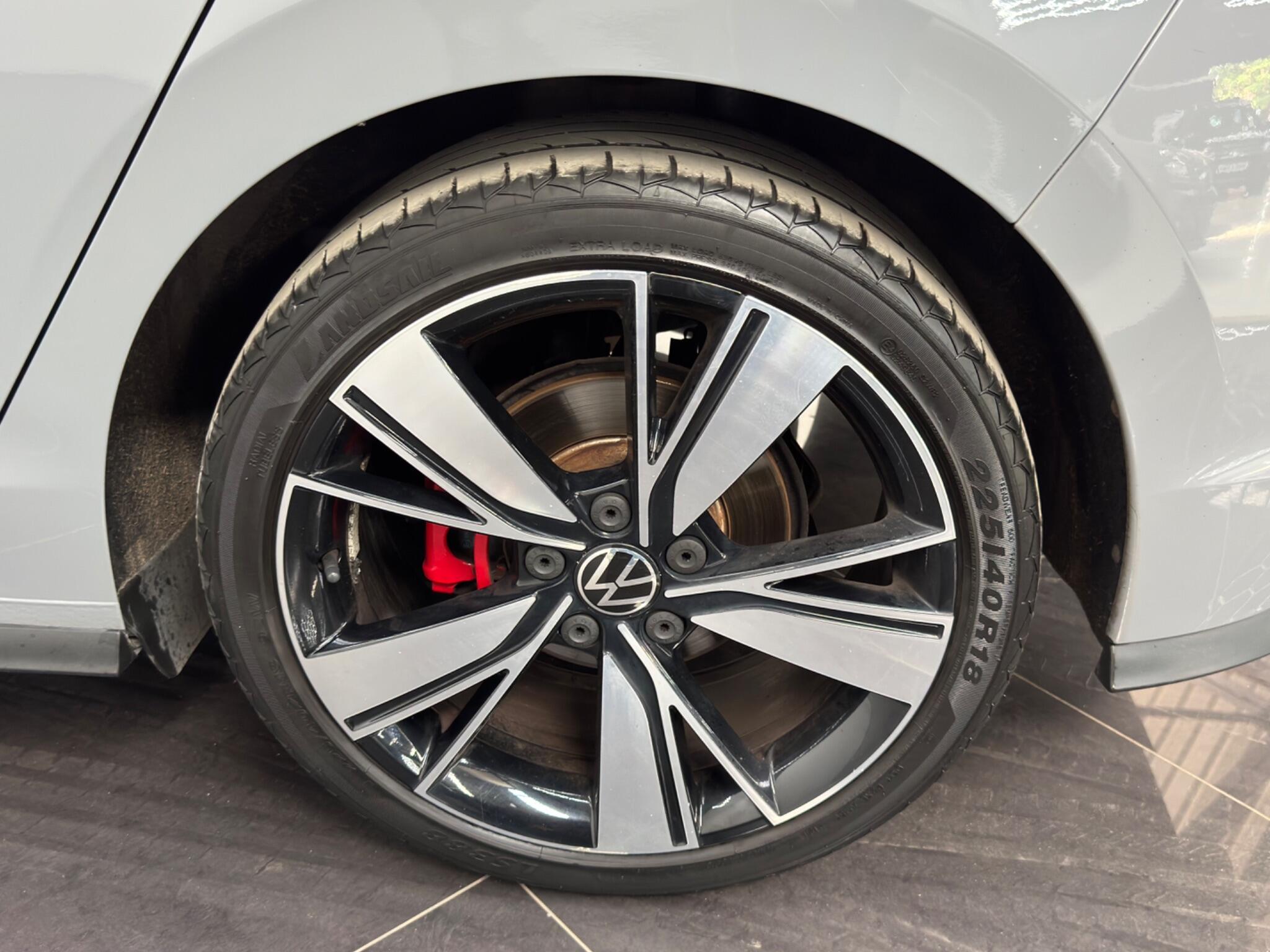 Volkswagen Golf view 53