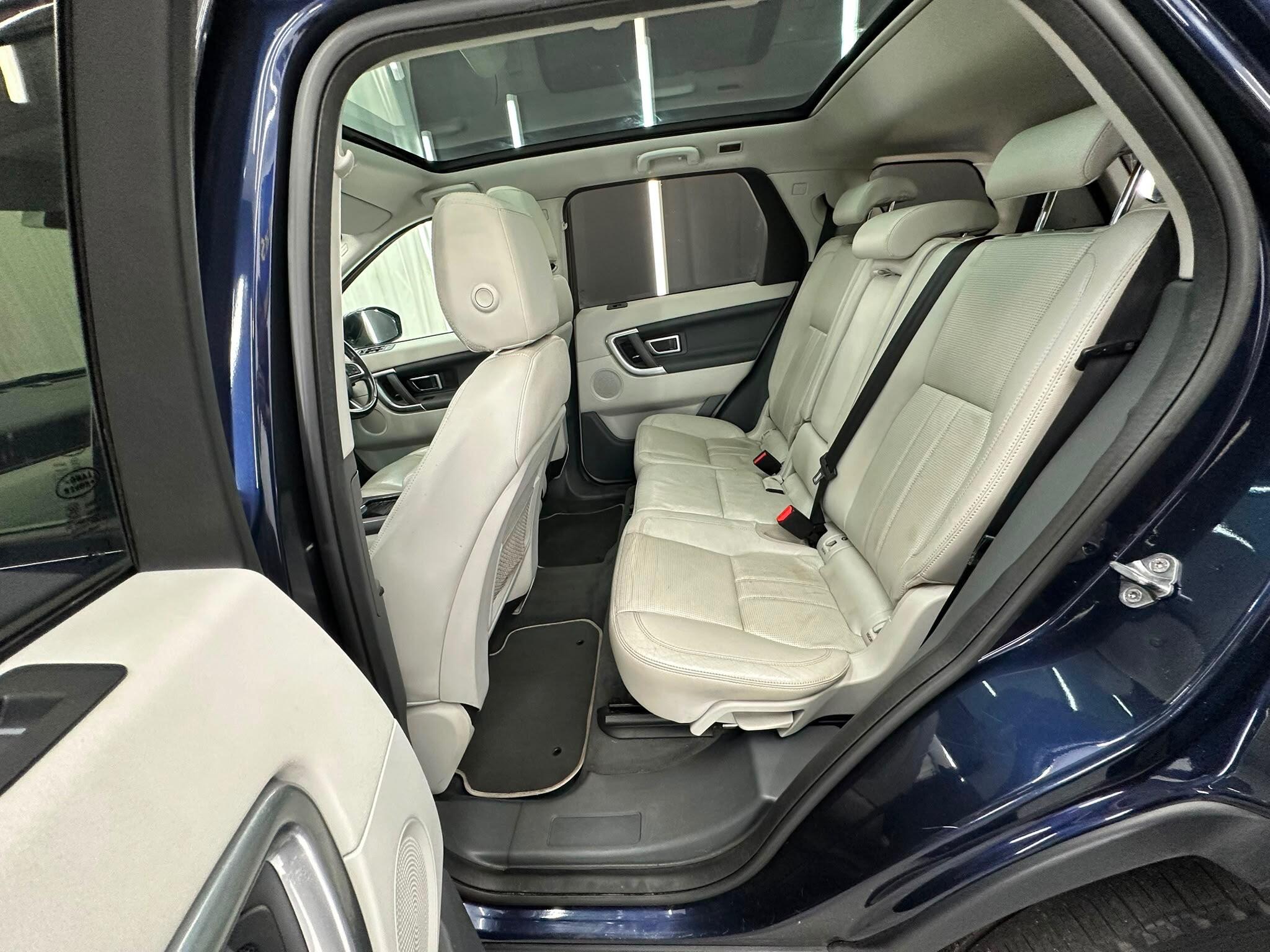 Land Rover Discovery Sport view 26