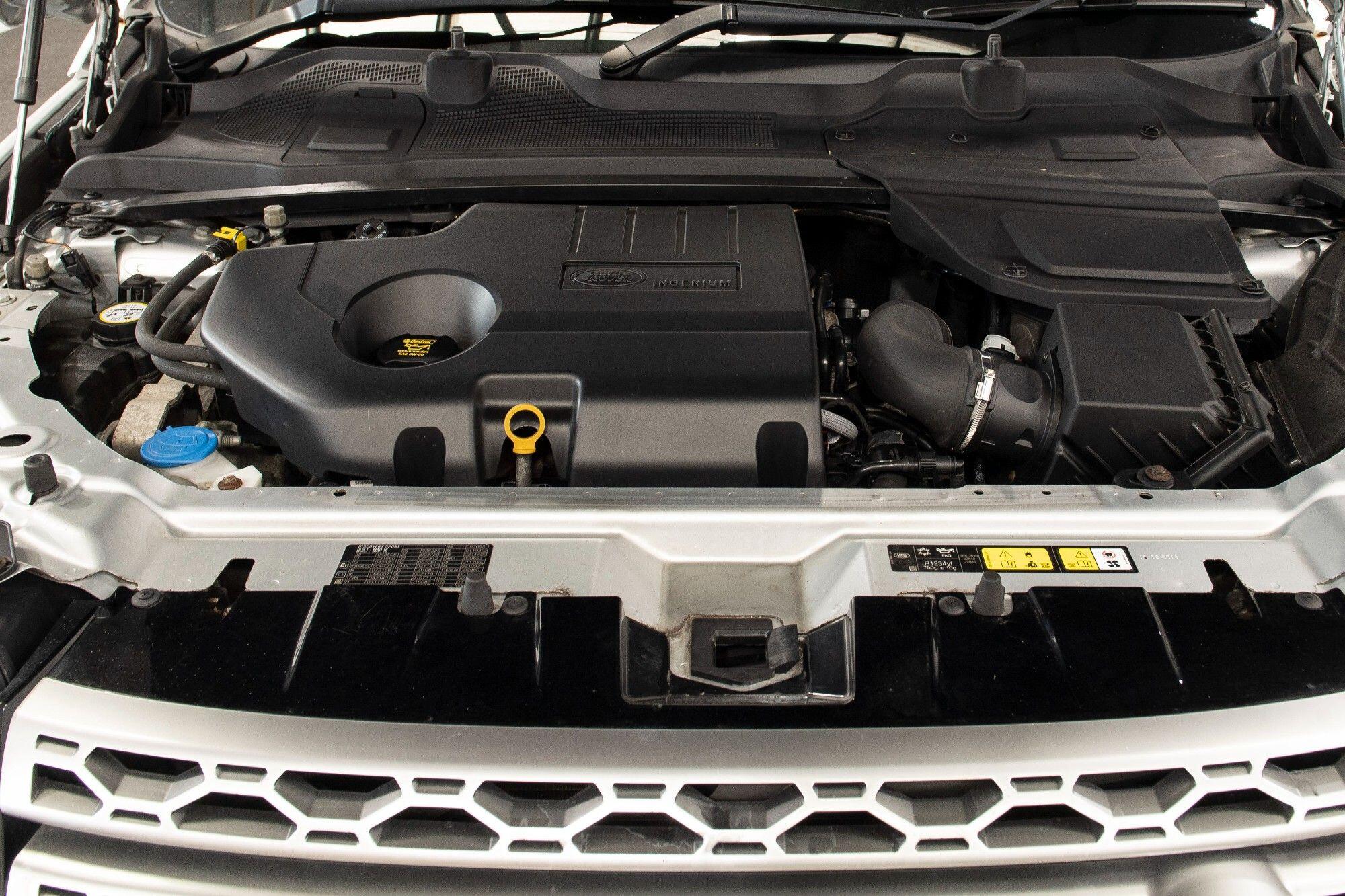 Land Rover Discovery Sport view 39
