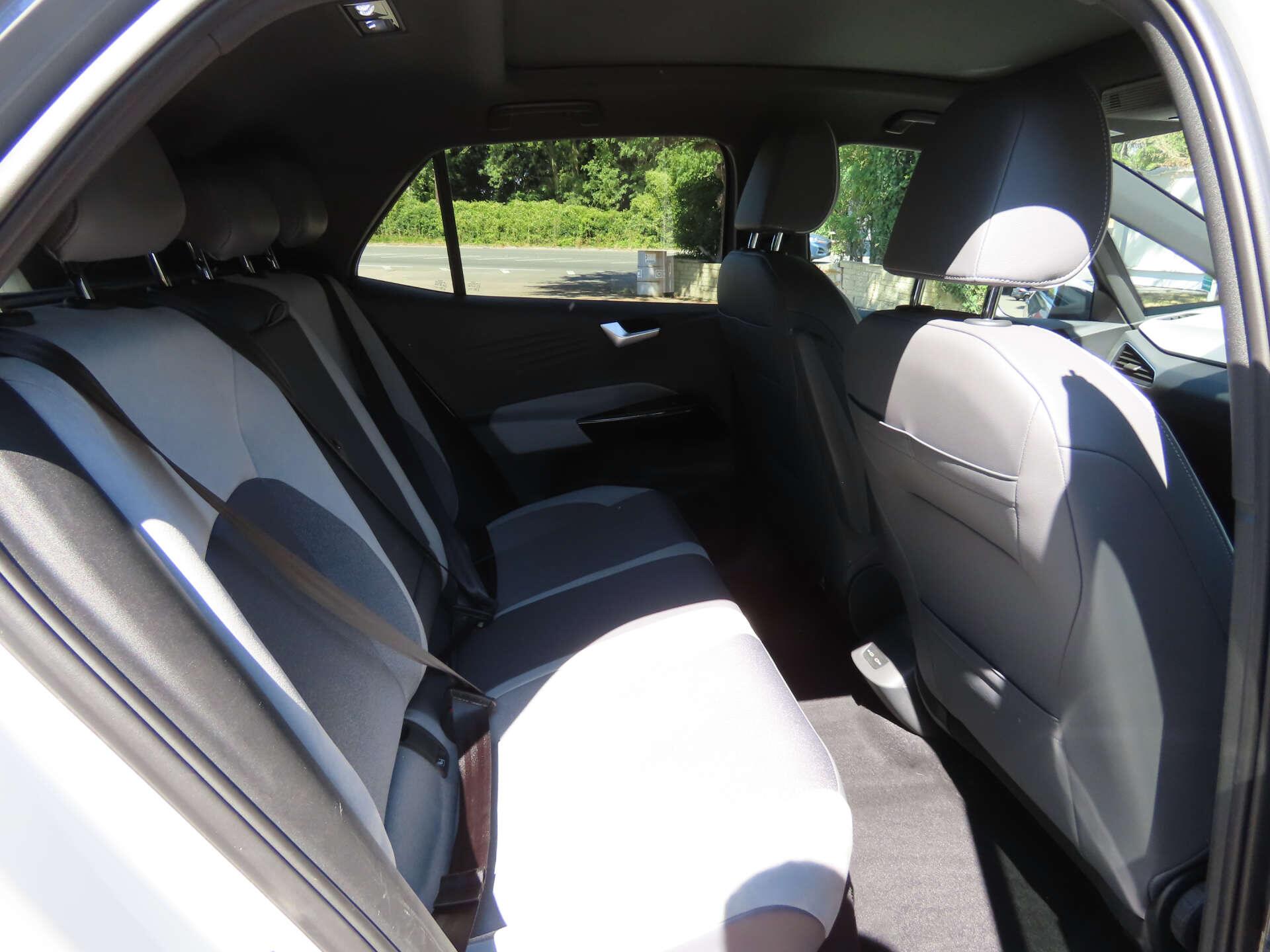 Volkswagen Id.3 view 9