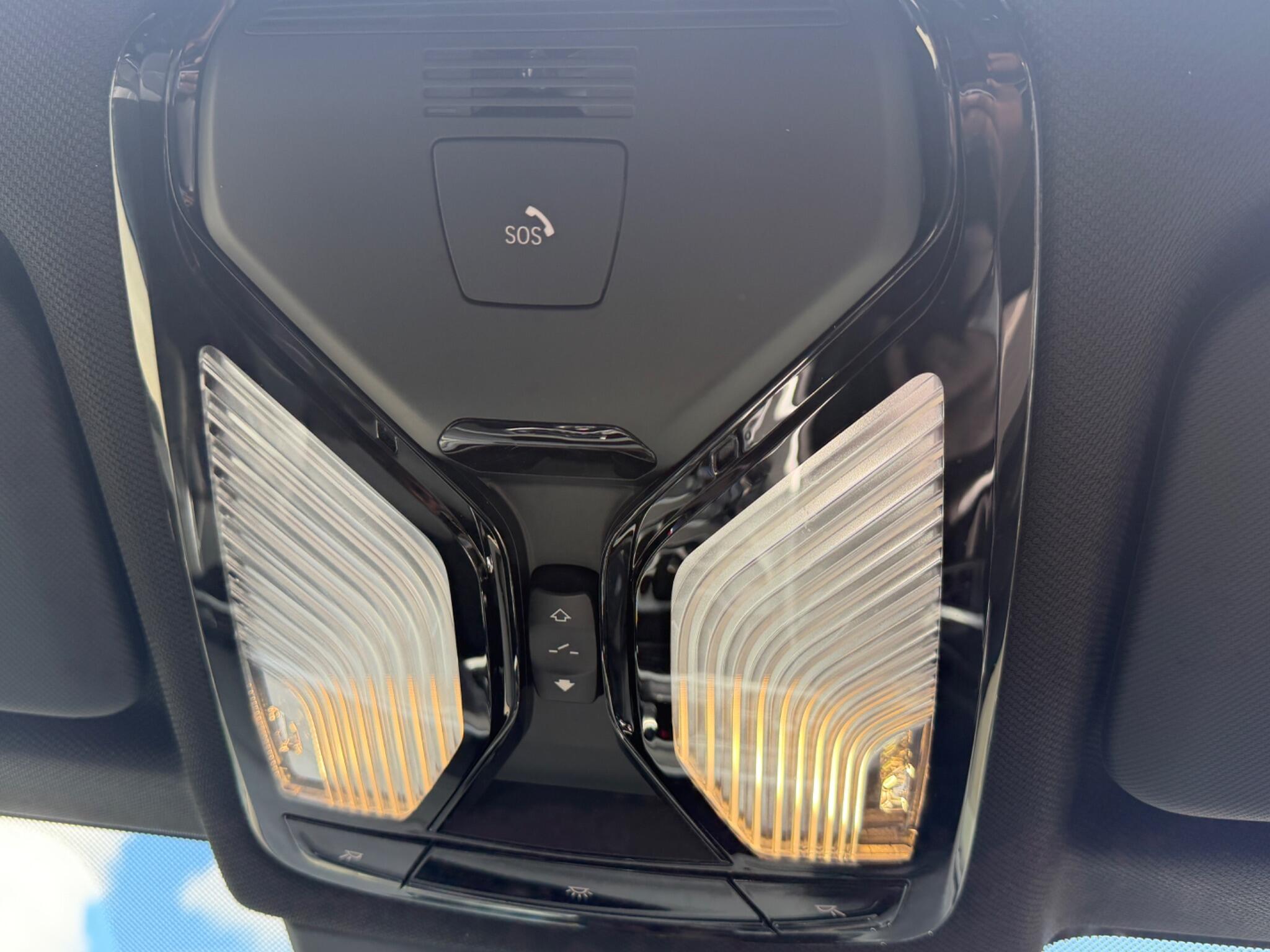 BMW X6 view 25