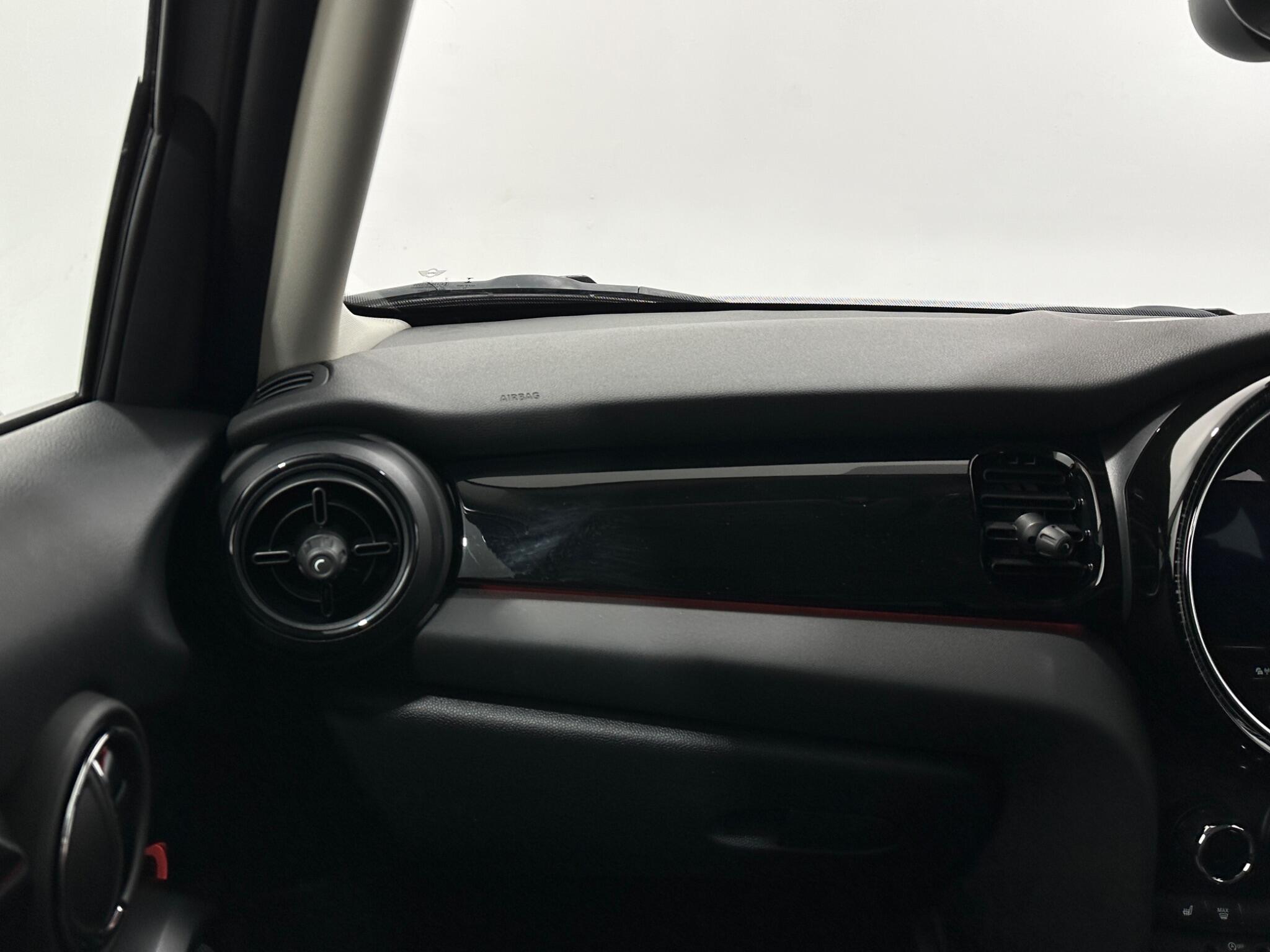 Mini Cooper view 29