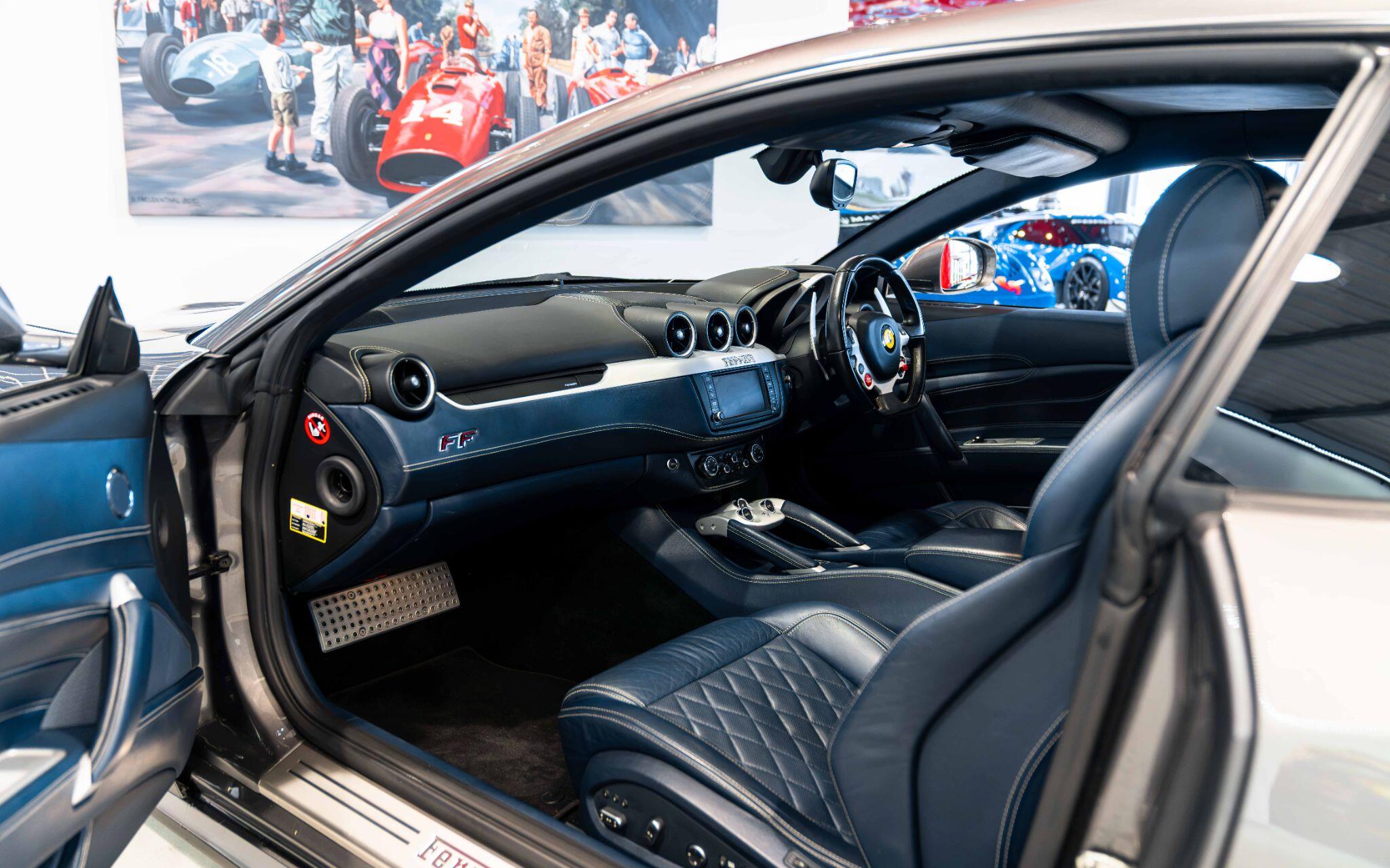 Ferrari FF view 14