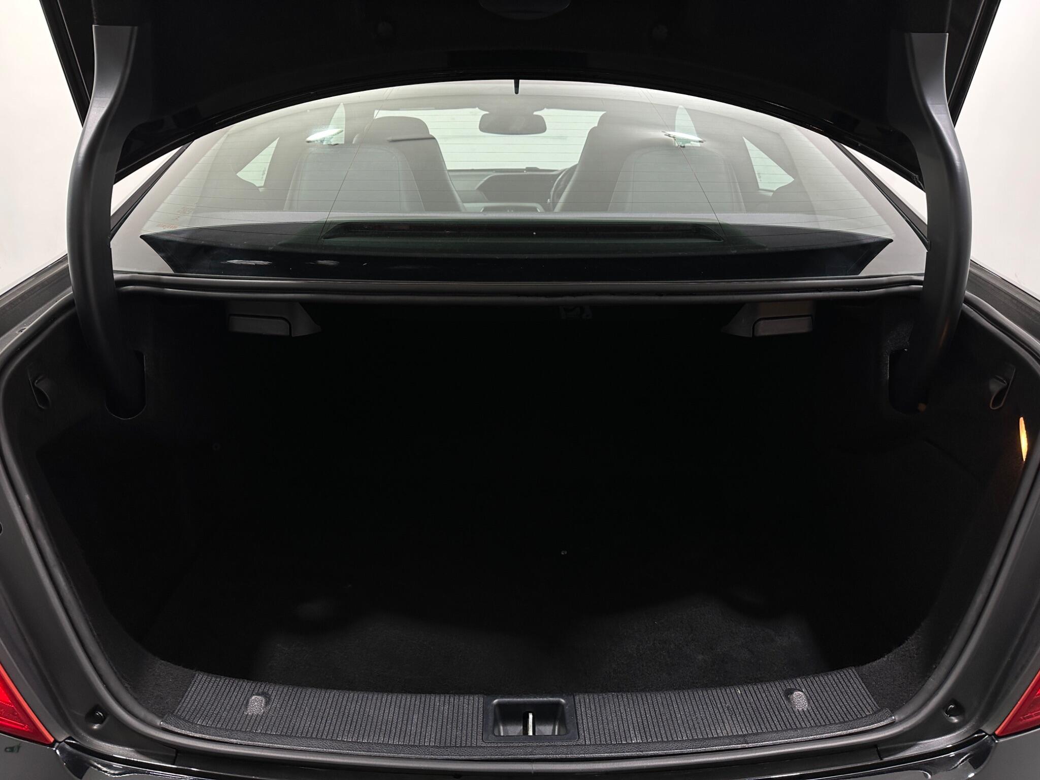 Mercedes-Benz C-Class view 41