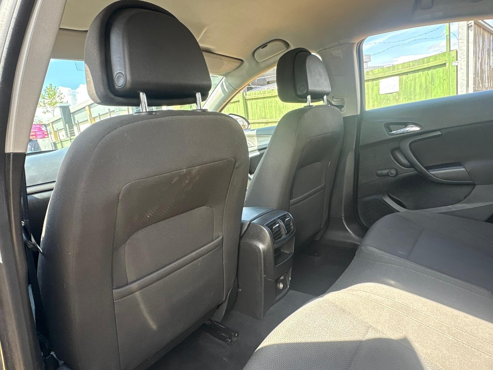 Vauxhall Insignia view 17