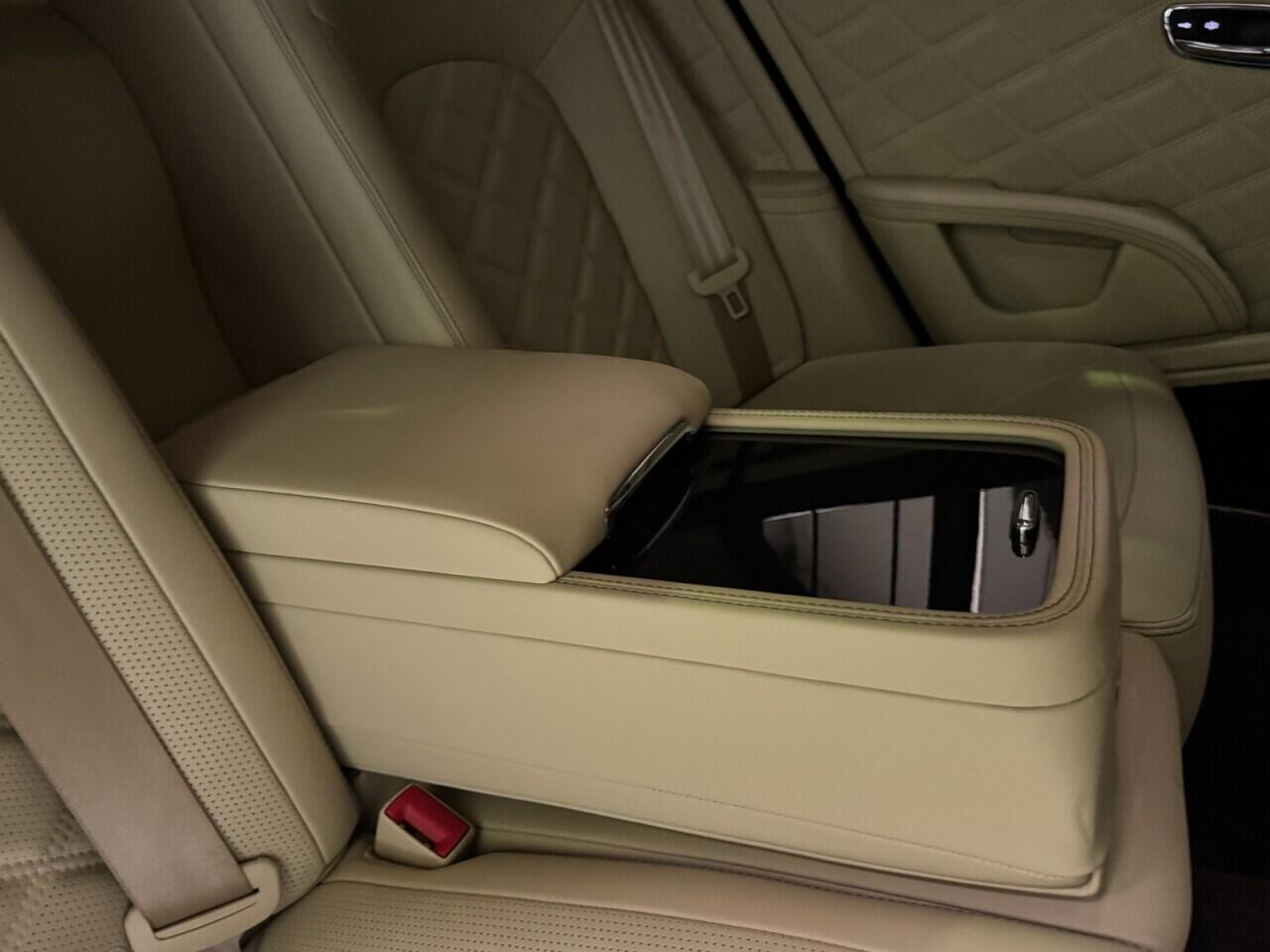 Bentley Mulsanne view 28