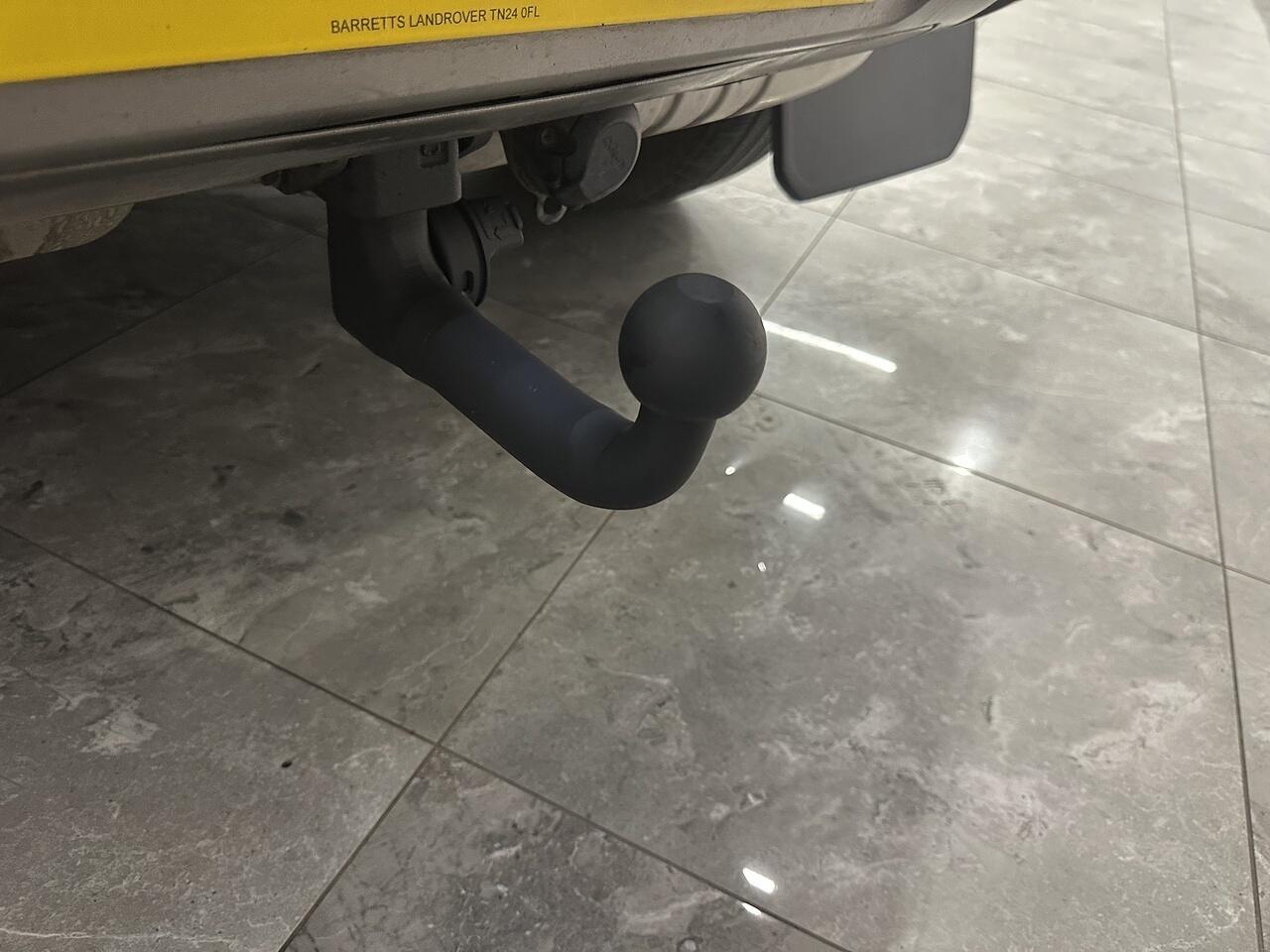Land Rover Defender view 12