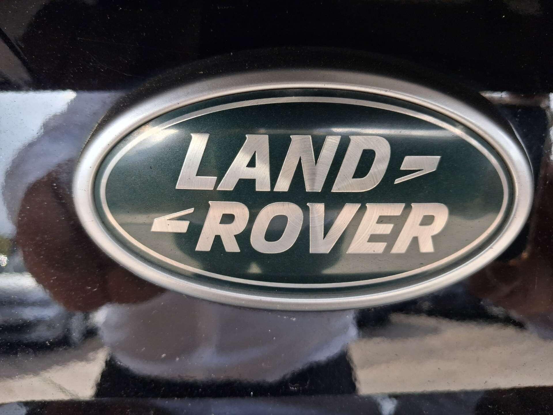 Land Rover Discovery view 12