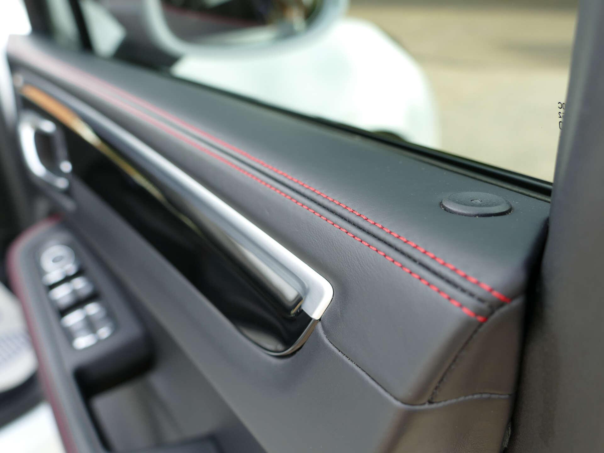 Porsche Macan view 46