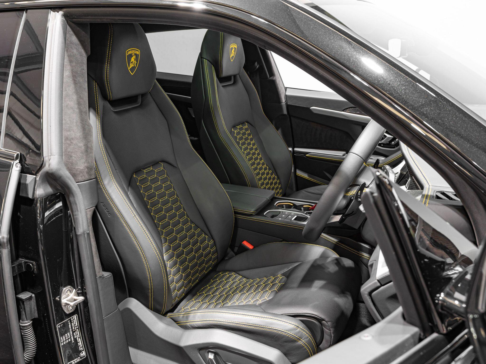 Lamborghini Urus view 2