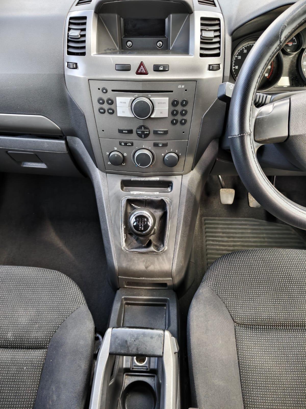Vauxhall Zafira view 19