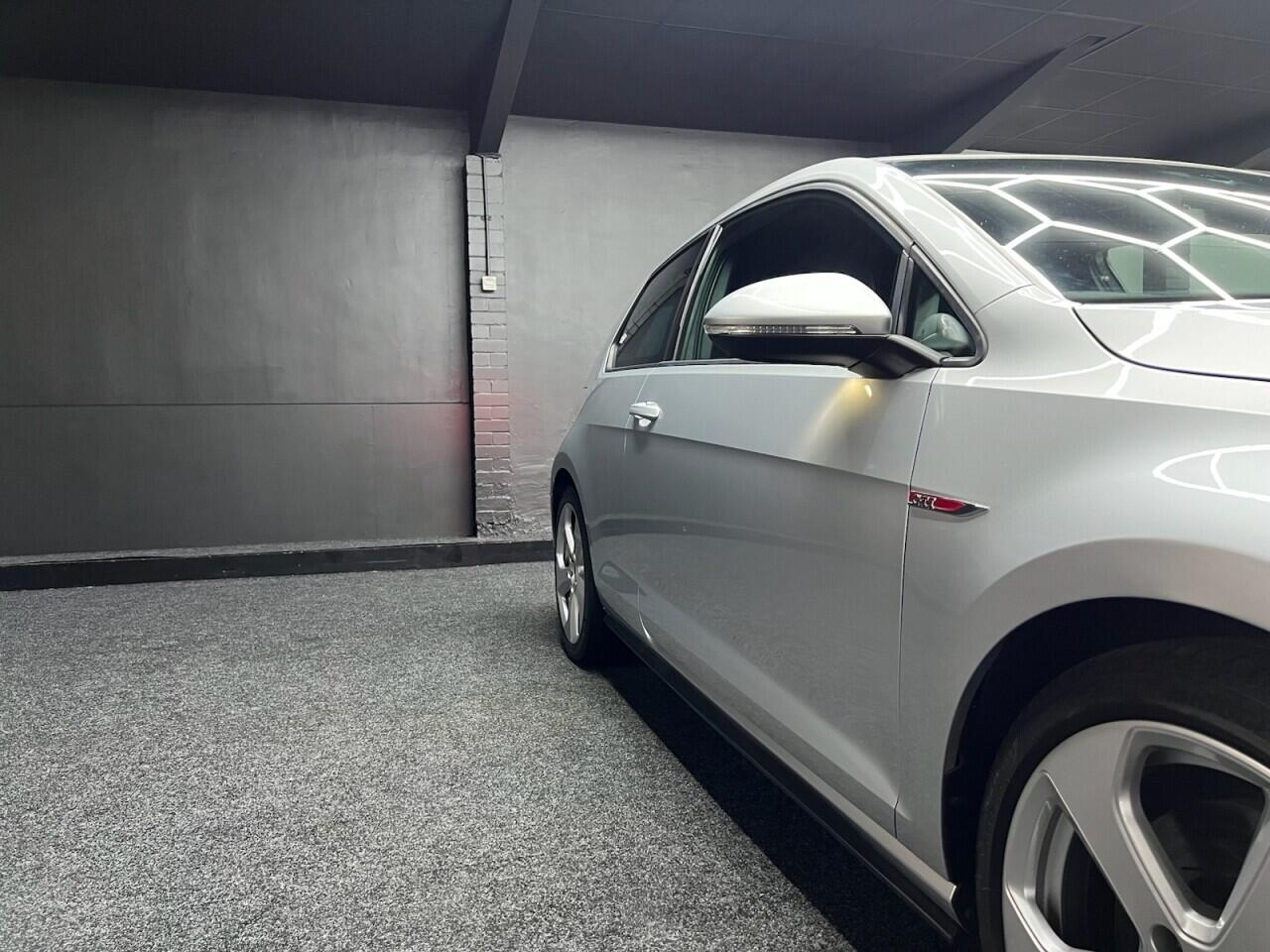 Volkswagen Golf view 18