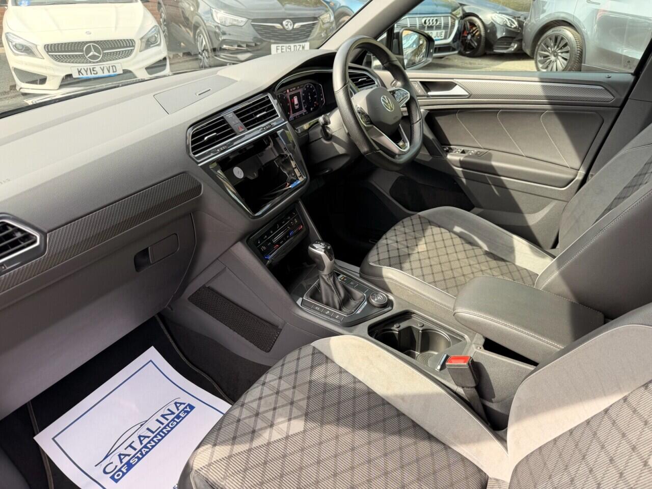 Volkswagen Tiguan view 18