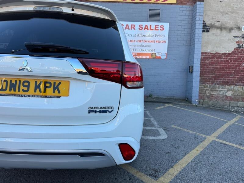 Mitsubishi Outlander view 21