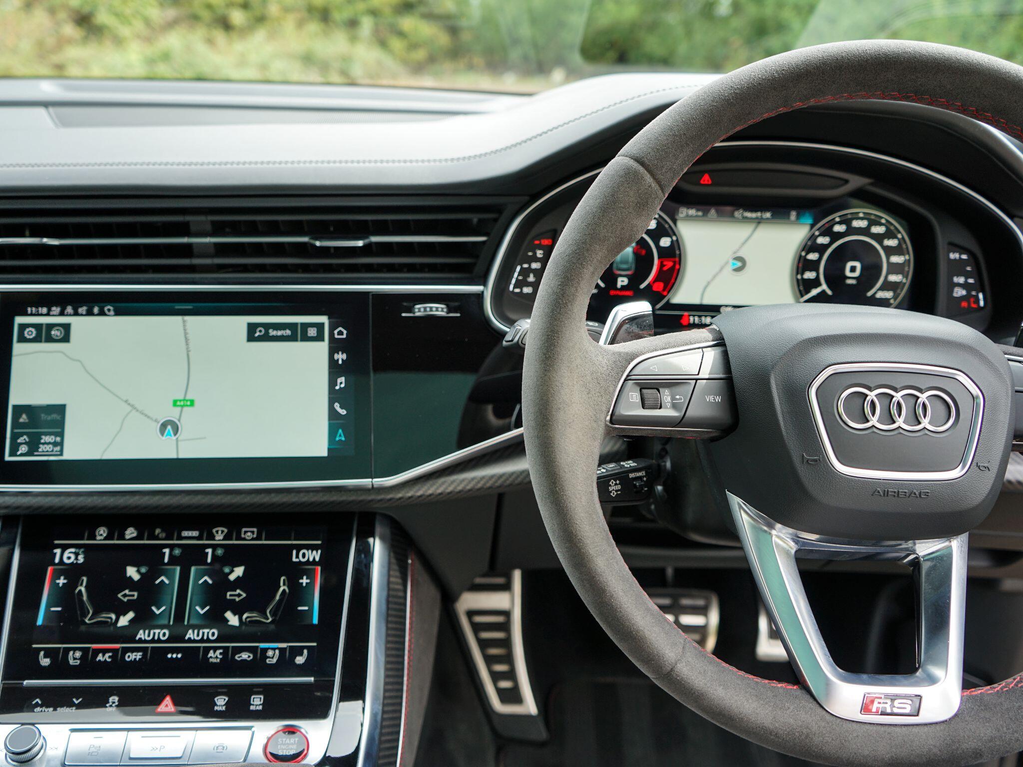 Audi RSQ8 view 8