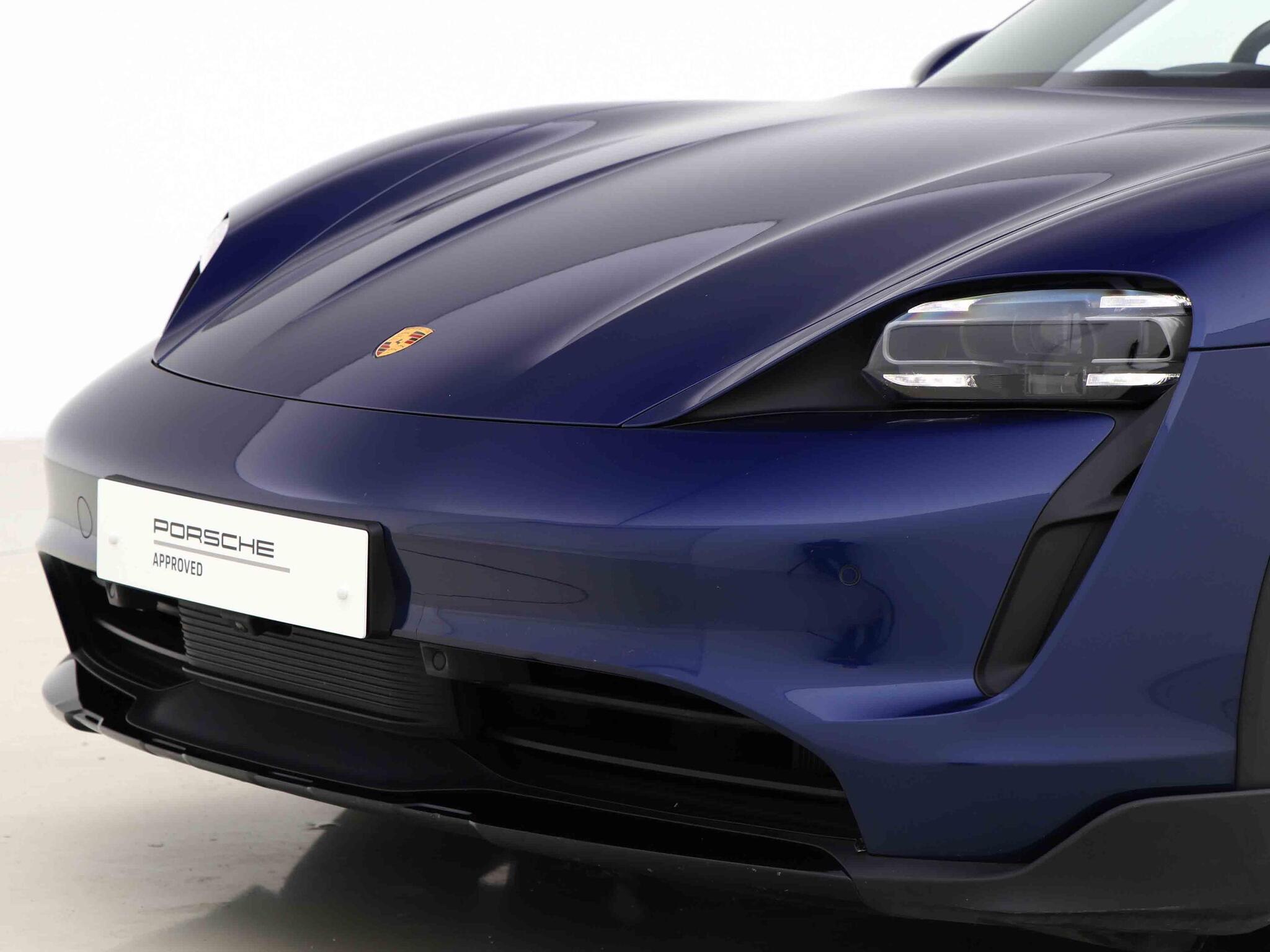 Porsche Taycan view 16