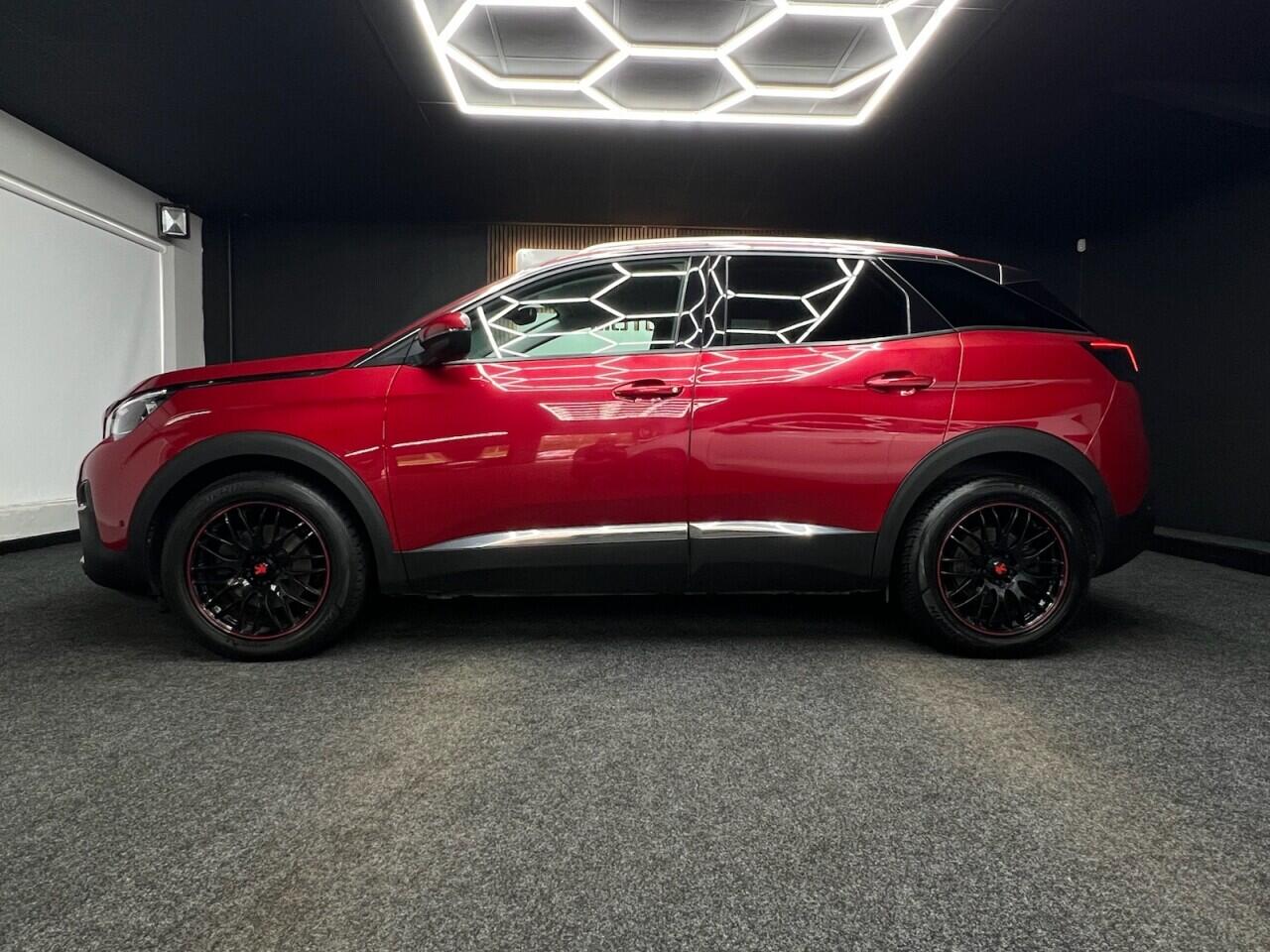 Peugeot 3008 view 4