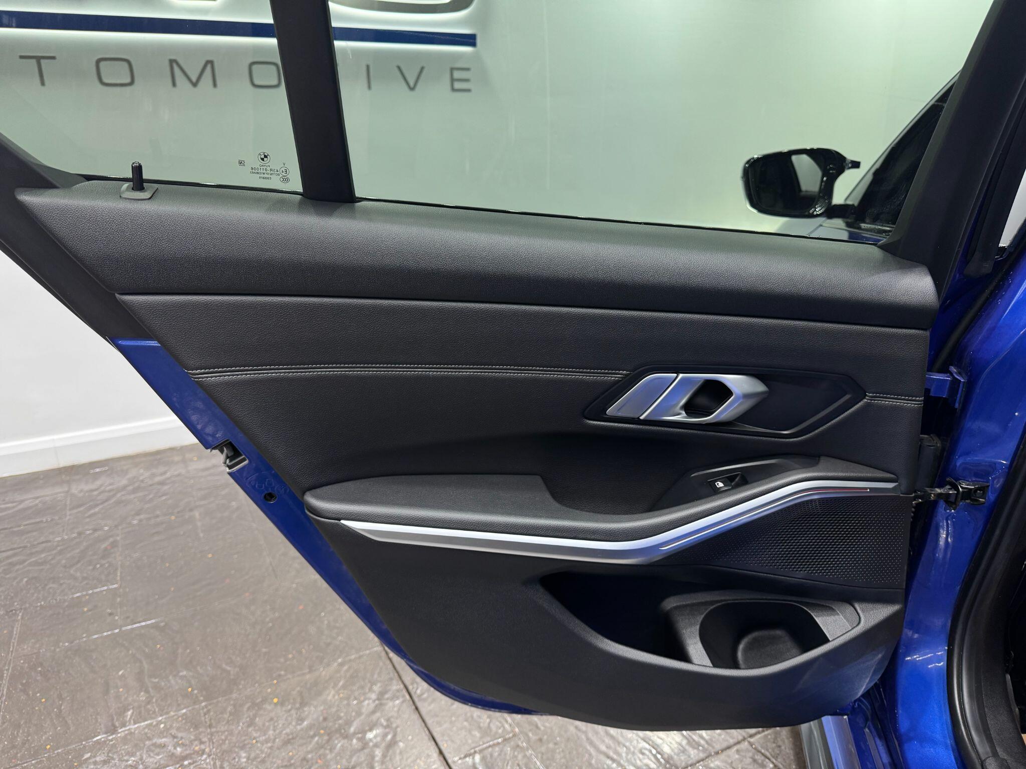 BMW 3 Series view 50