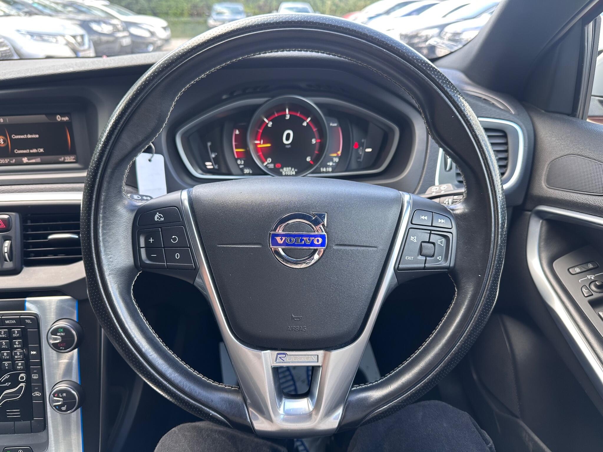 Volvo V40 view 27