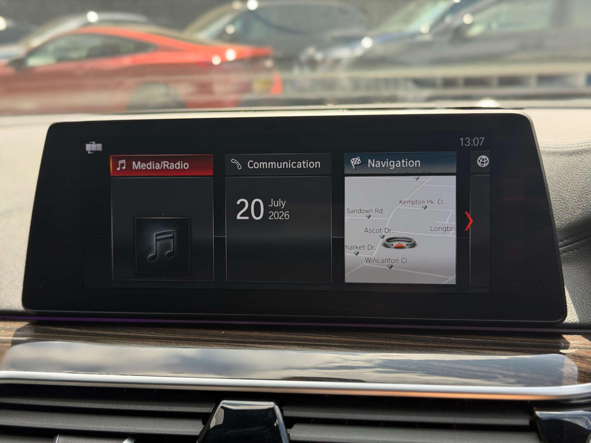 BMW 5 Series view 17