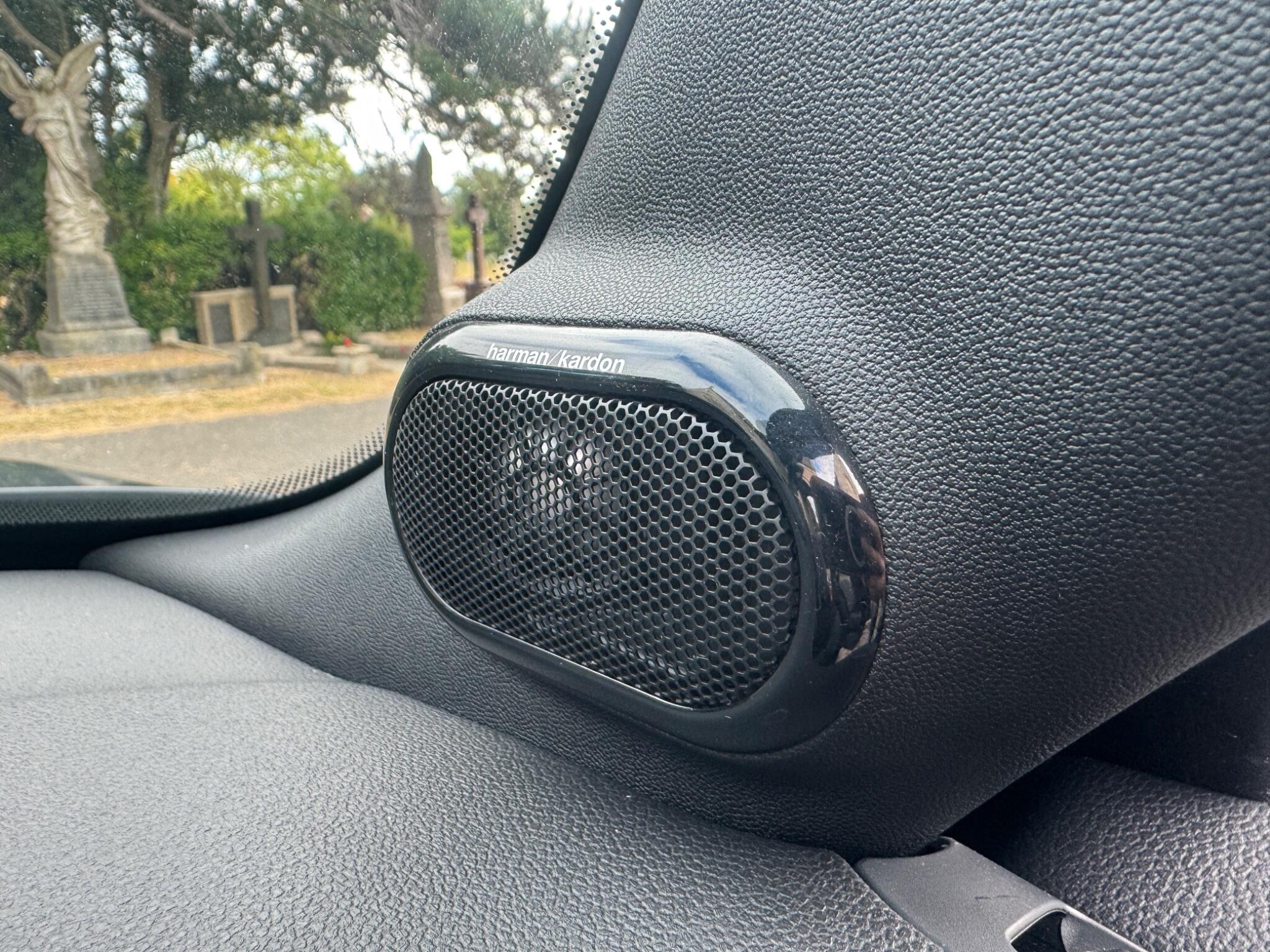 Mini Convertible view 45