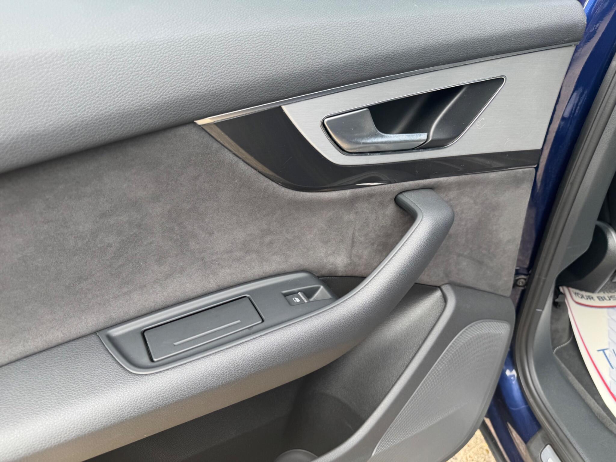Audi Q7 view 40