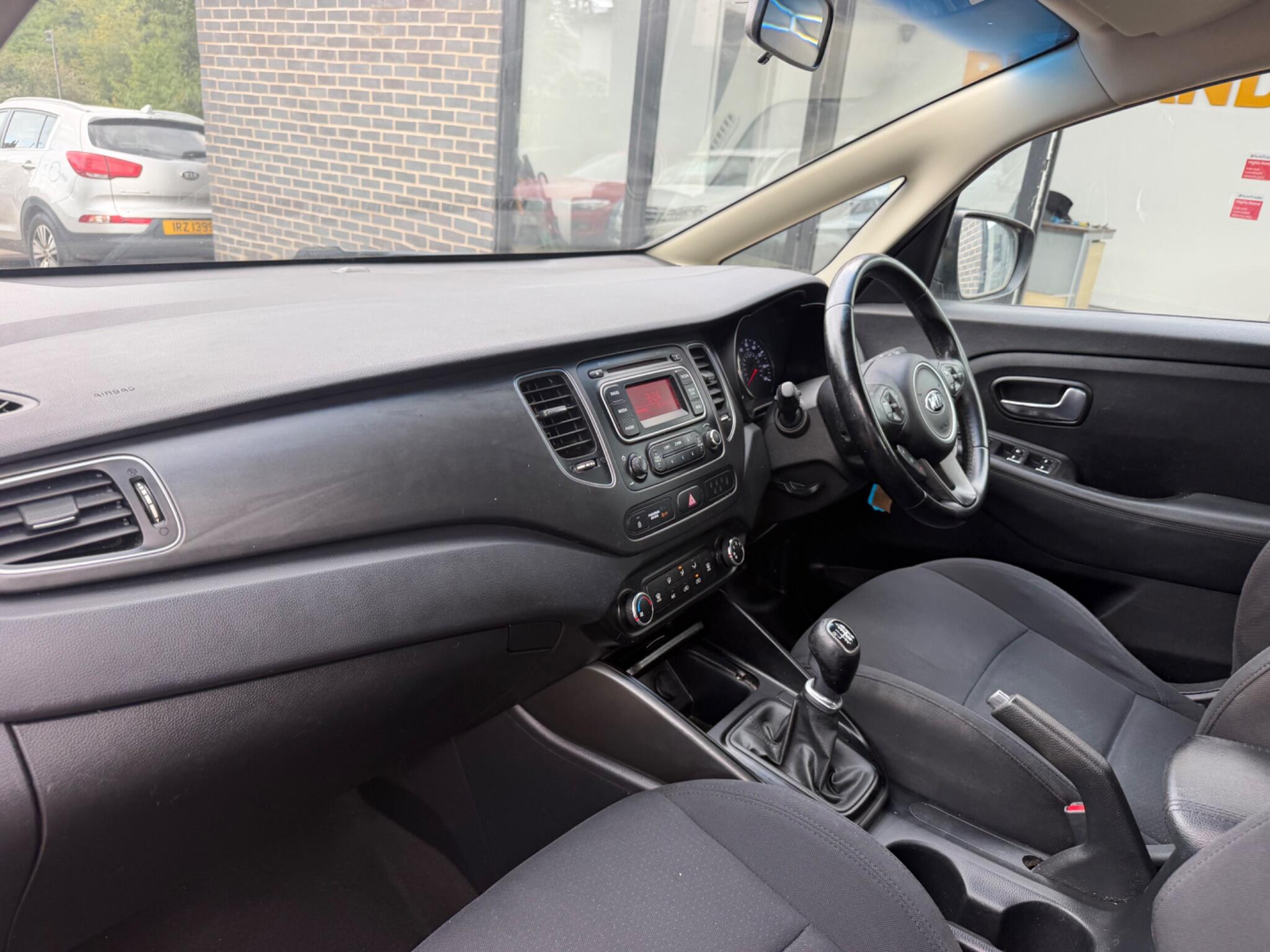 Kia Carens view 14