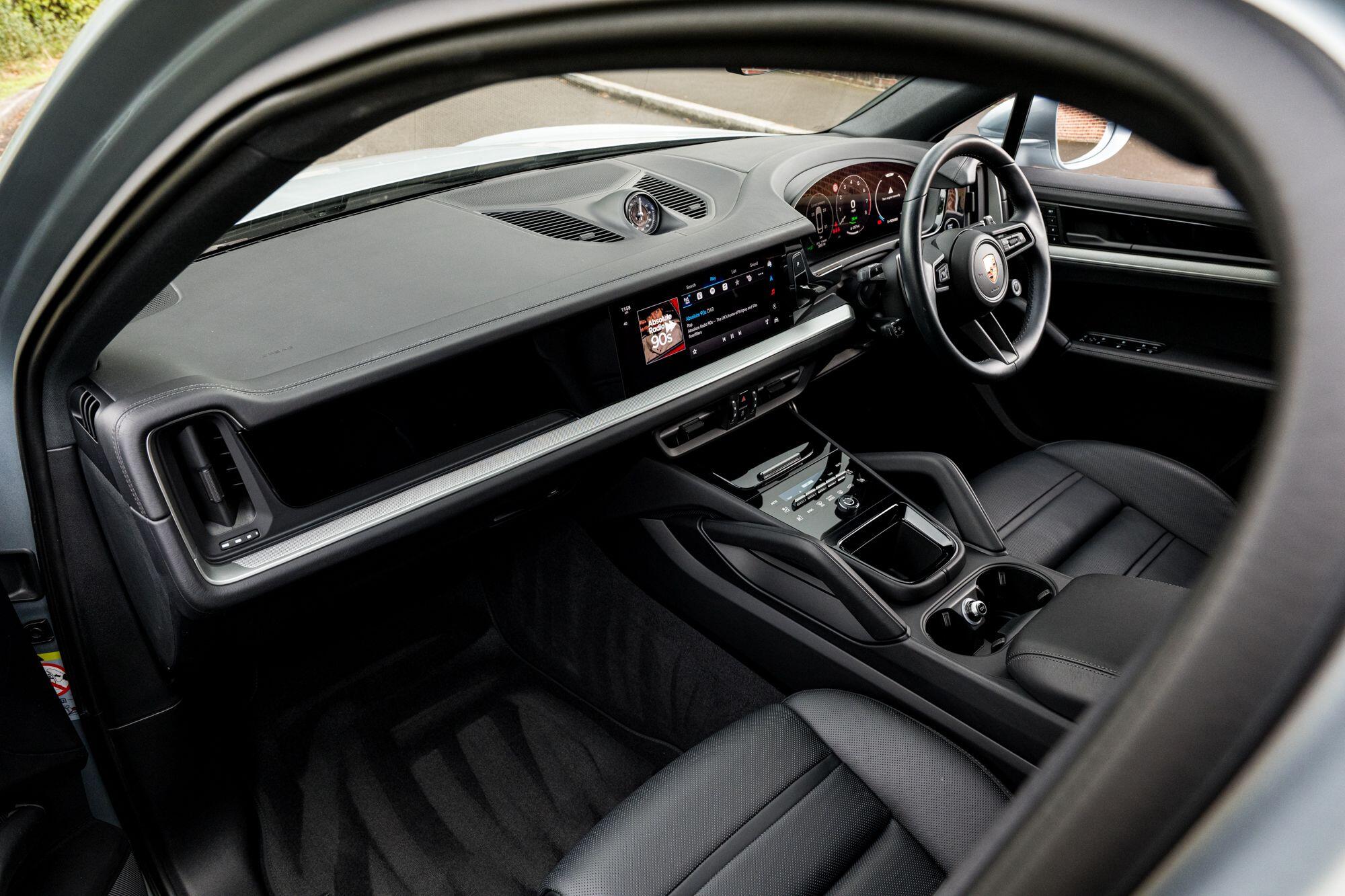 Porsche Cayenne view 44